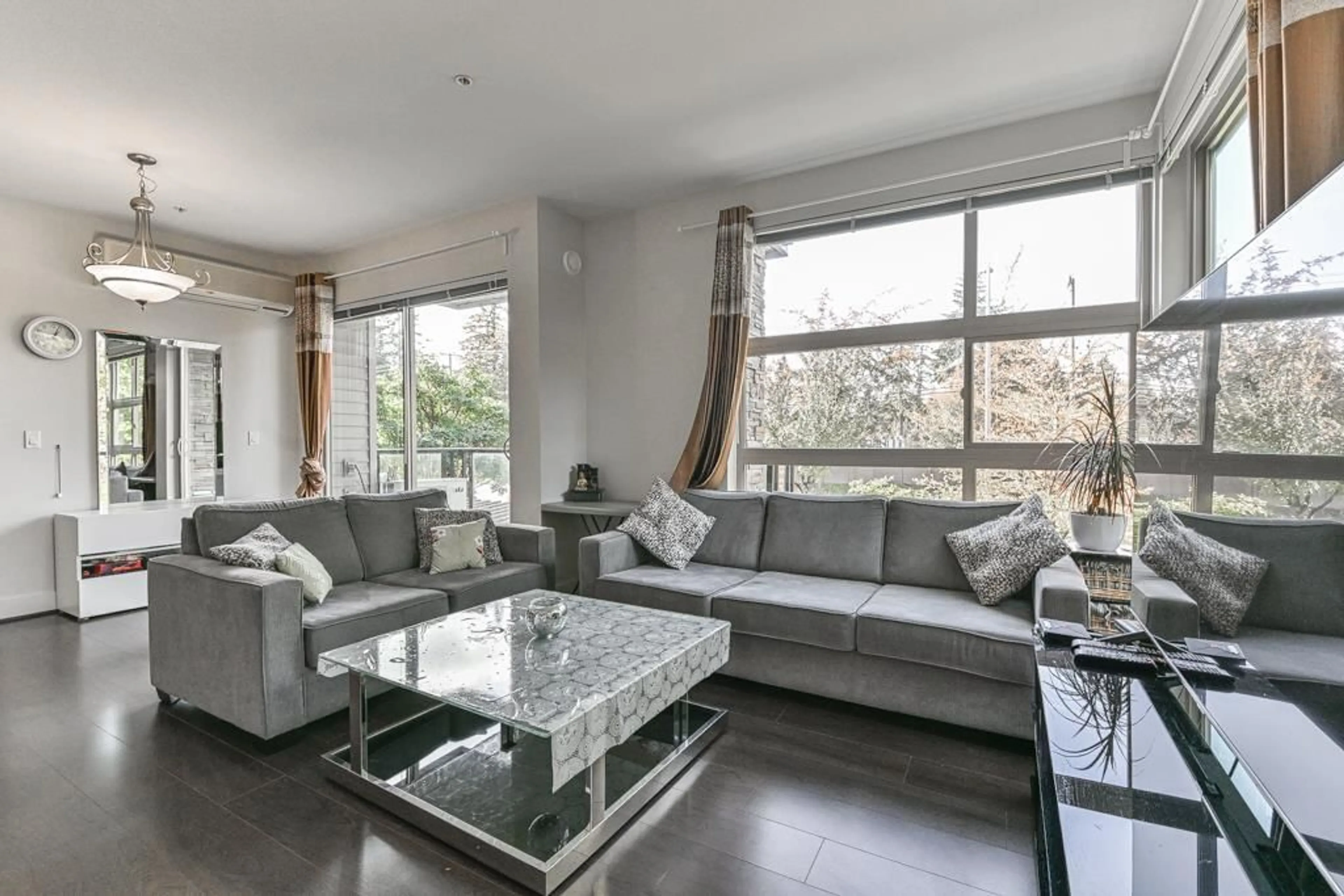 Living room with furniture, unknown for 219 - 6688 120, Surrey British Columbia V3W1T8