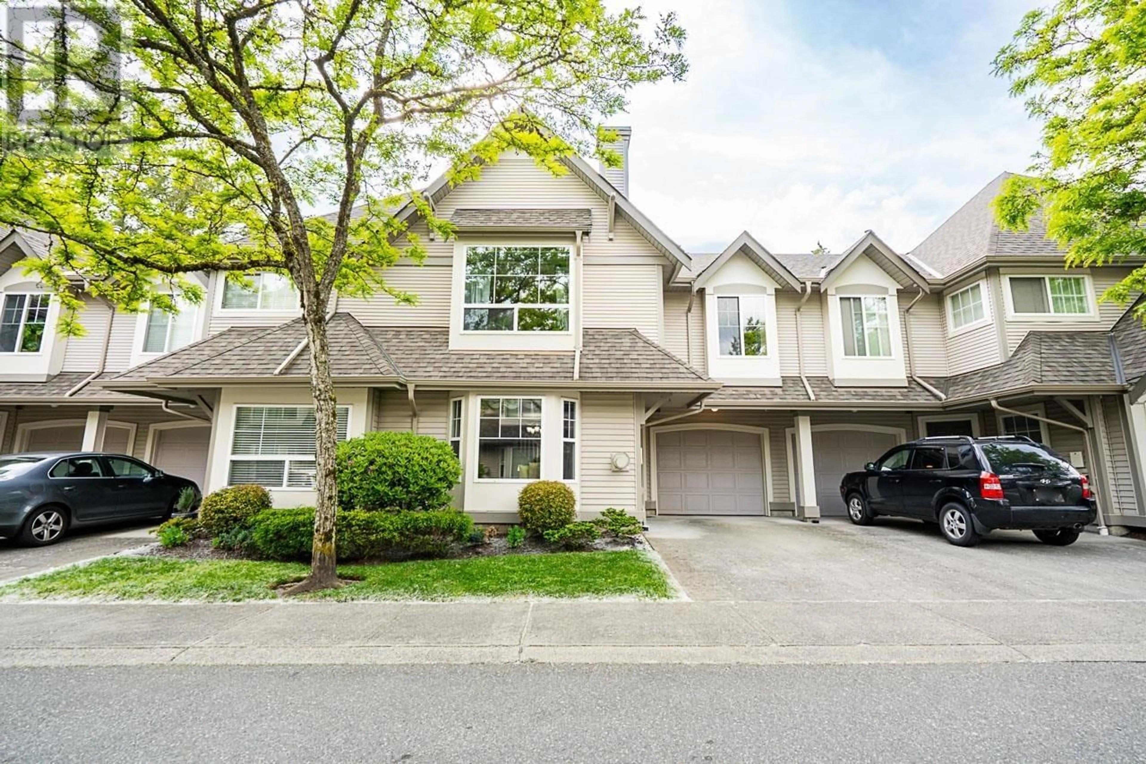 Home with vinyl exterior material, street for 11 - 23085 118 AVENUE, Maple Ridge British Columbia V2X3J7