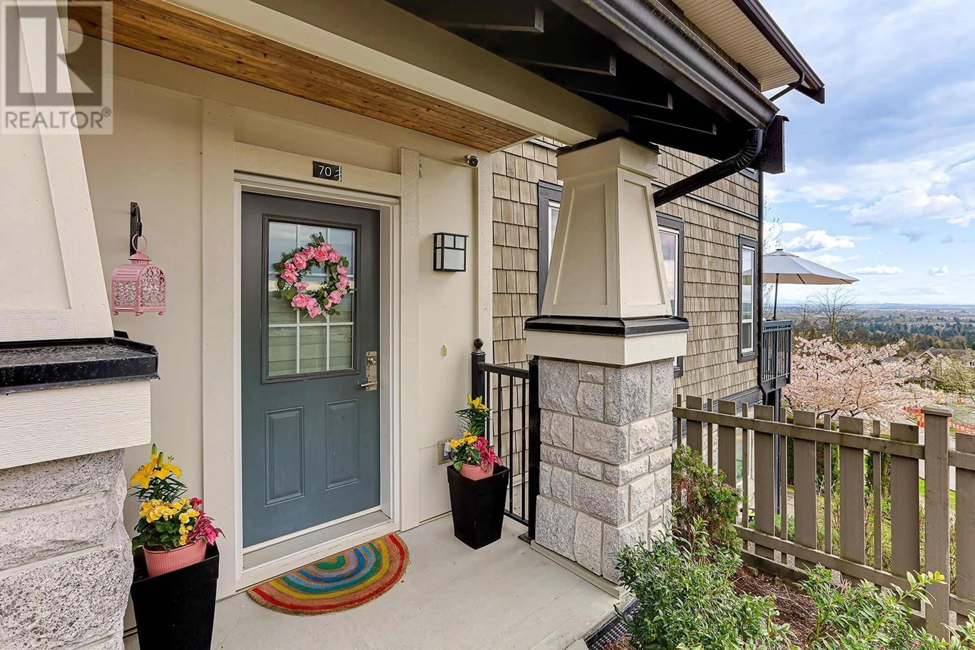 Indoor entryway for 70 - 1305 SOBALL STREET, Coquitlam British Columbia V3E0E8