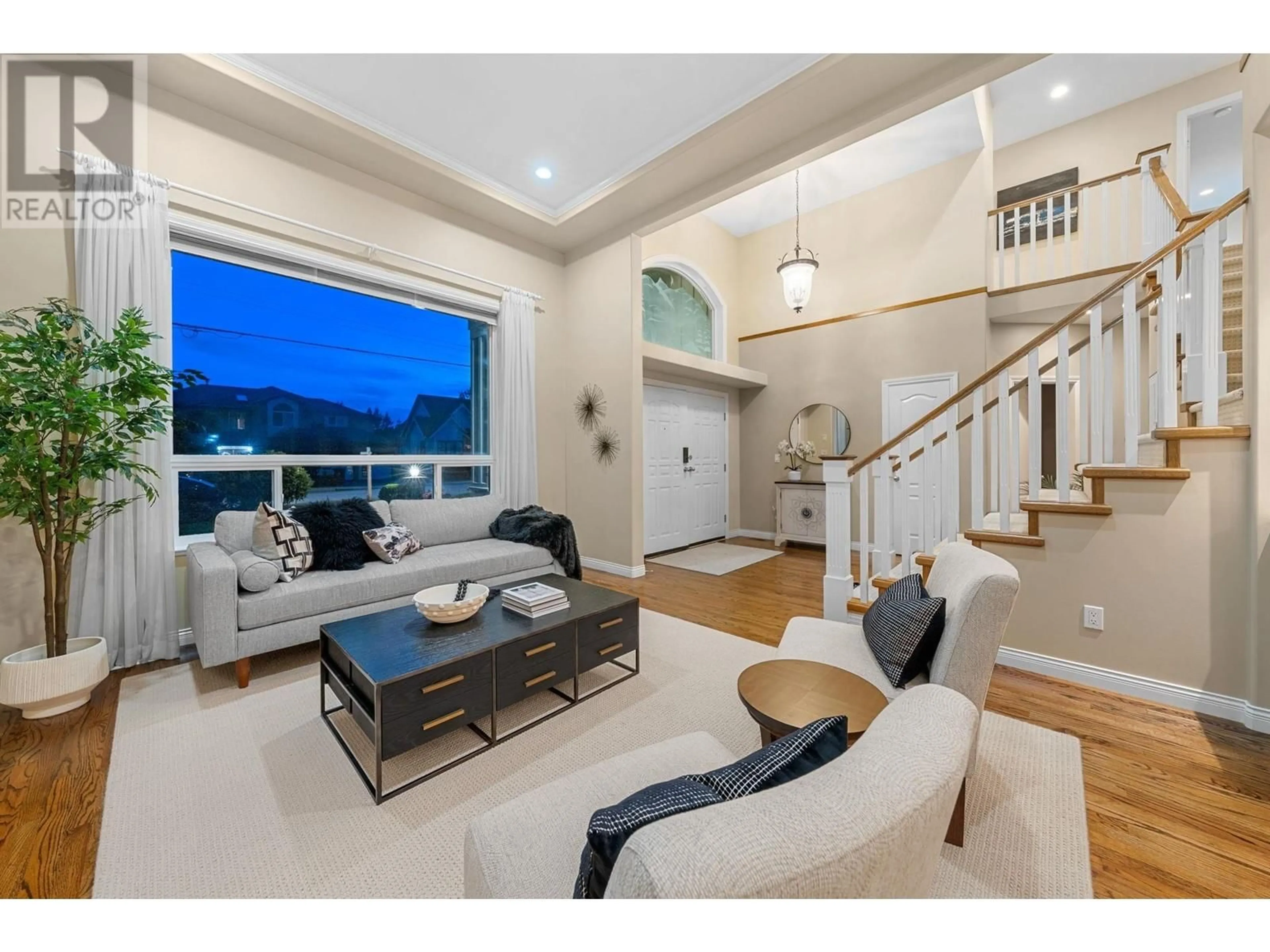 Living room with furniture, unknown for 905 PORTER STREET, Coquitlam British Columbia V3J5B9
