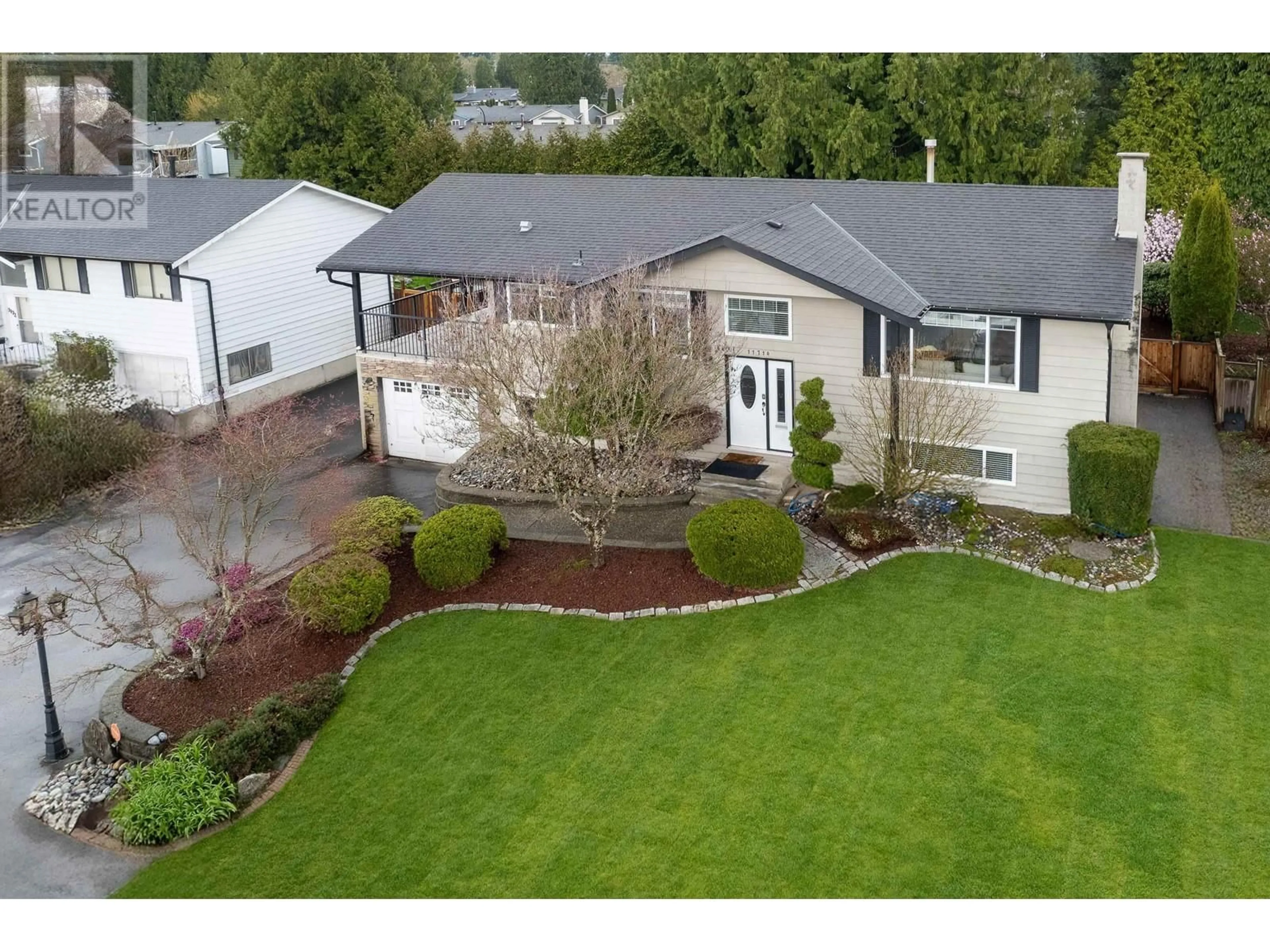A pic from outside/outdoor area/front of a property/back of a property/a pic from drone, street for 11714 FRASERVIEW STREET, Maple Ridge British Columbia V2X8A8