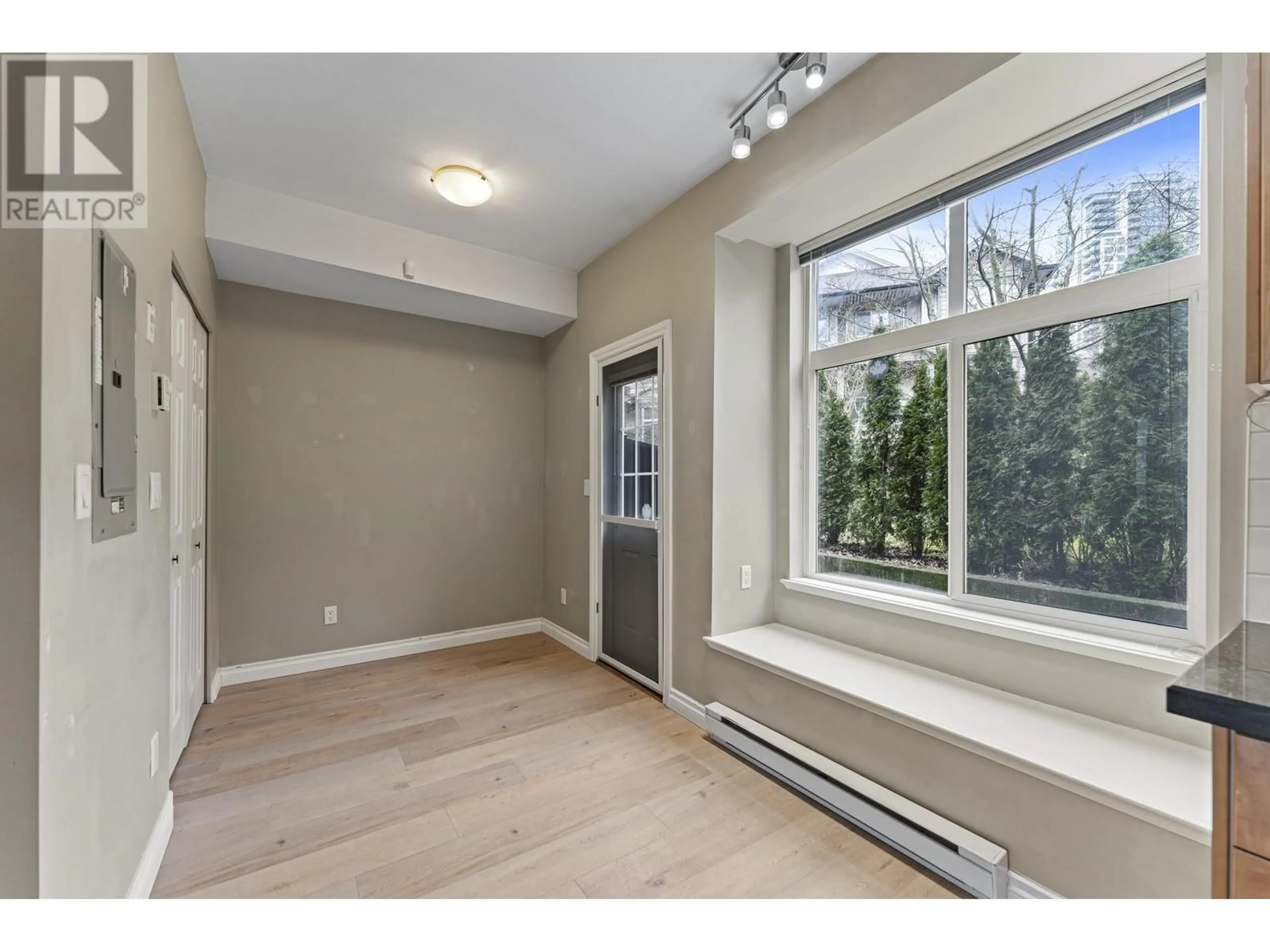 Unknown for 121 - 7333 16TH AVENUE, Burnaby British Columbia V3N0A8