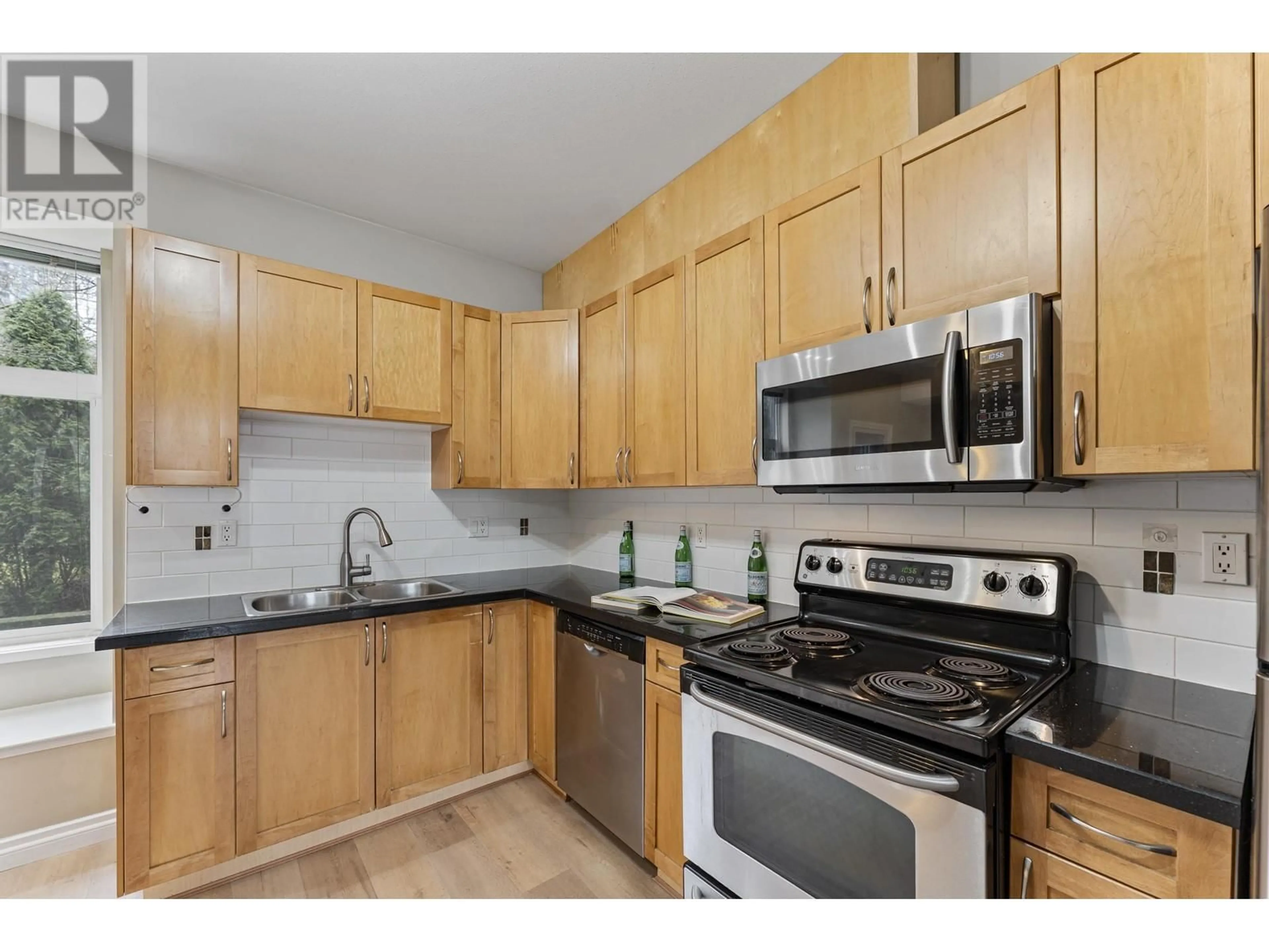 Standard kitchen, unknown for 121 - 7333 16TH AVENUE, Burnaby British Columbia V3N0A8