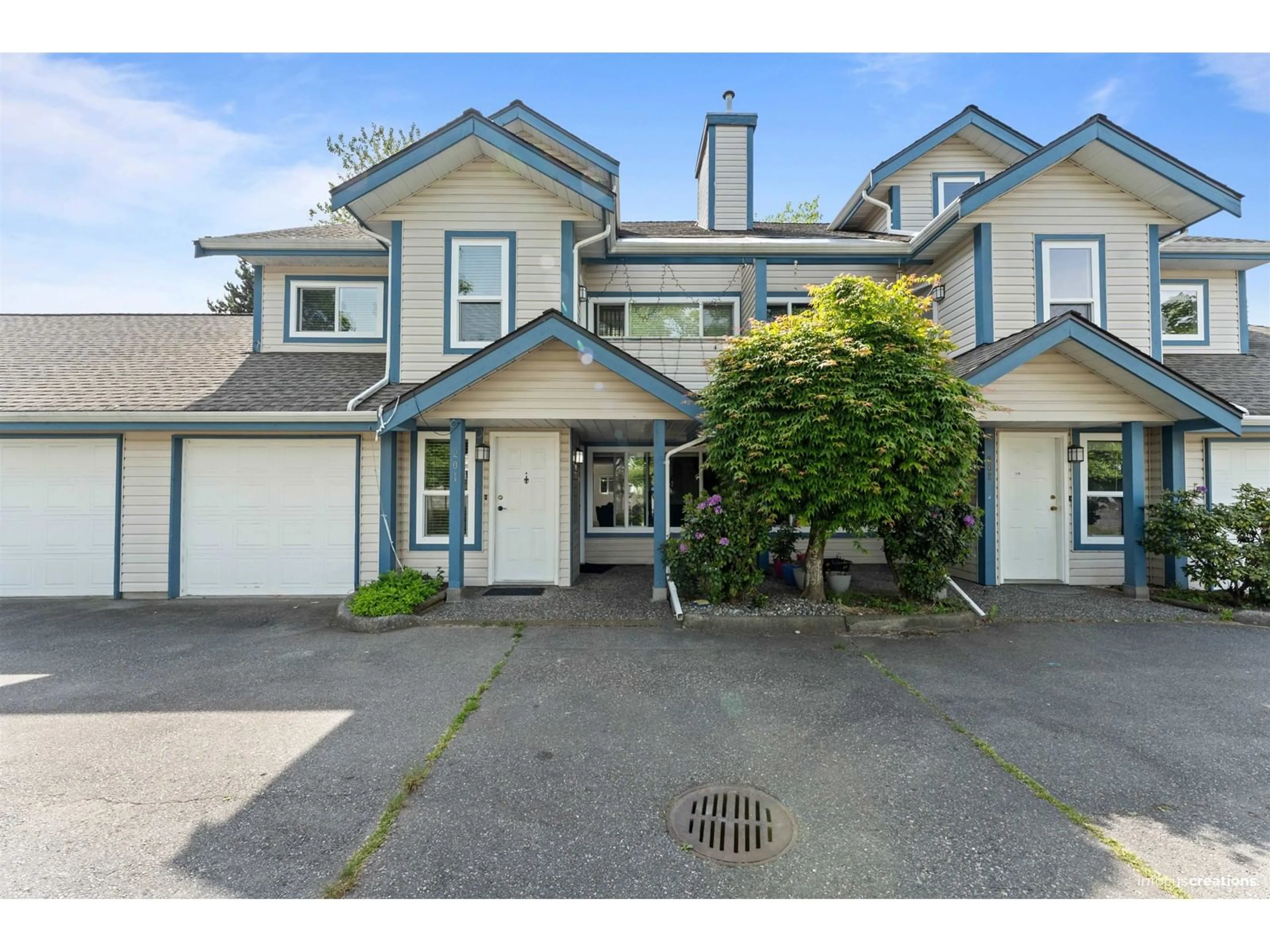 A pic from outside/outdoor area/front of a property/back of a property/a pic from drone, street for 101 - 7881 120A, Surrey British Columbia V3W0Y7