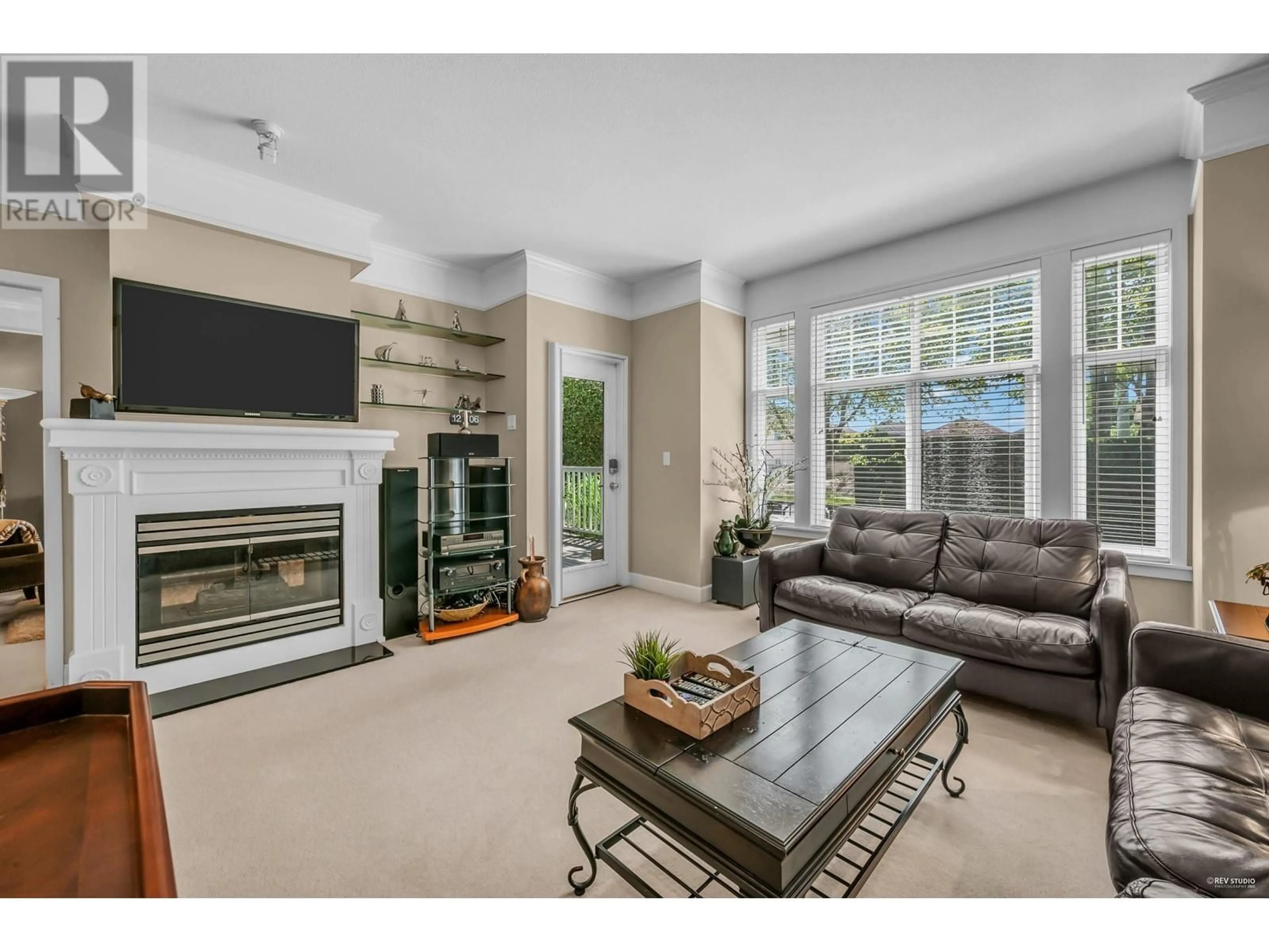 Living room with furniture, unknown for 6 - 3591 GRANVILLE AVENUE, Richmond British Columbia V7C1C8