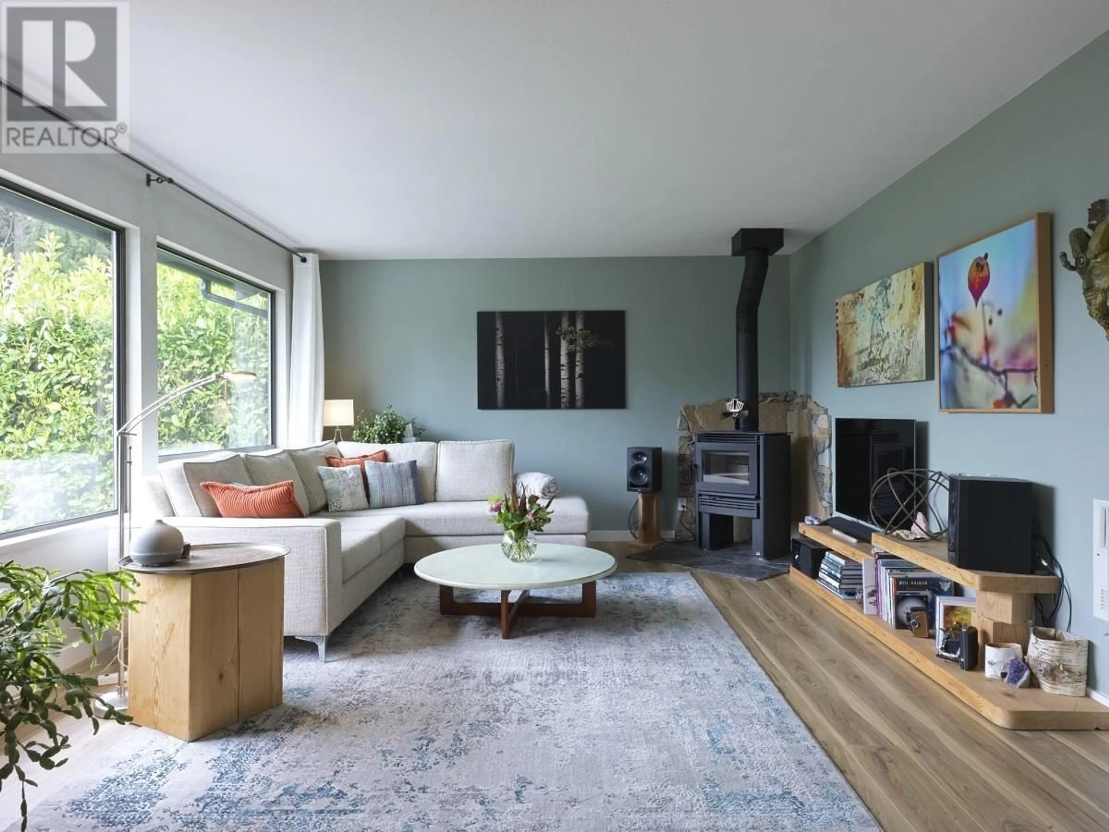 Living room with furniture, unknown for 1454 DAVIDSON ROAD, Gibsons British Columbia V0N1V6
