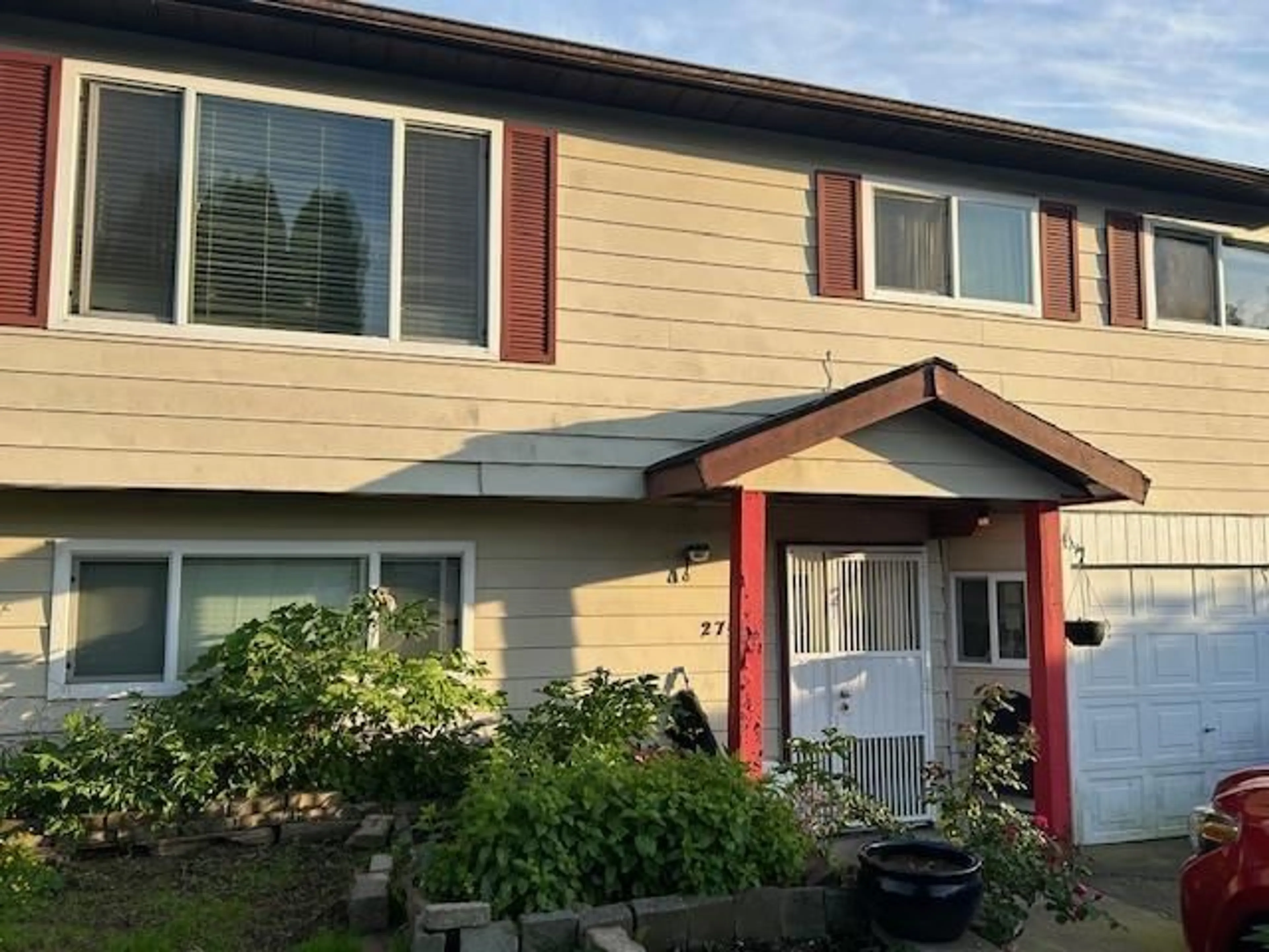 Home with vinyl exterior material, street for 27522 31A, Langley British Columbia V4W3L2