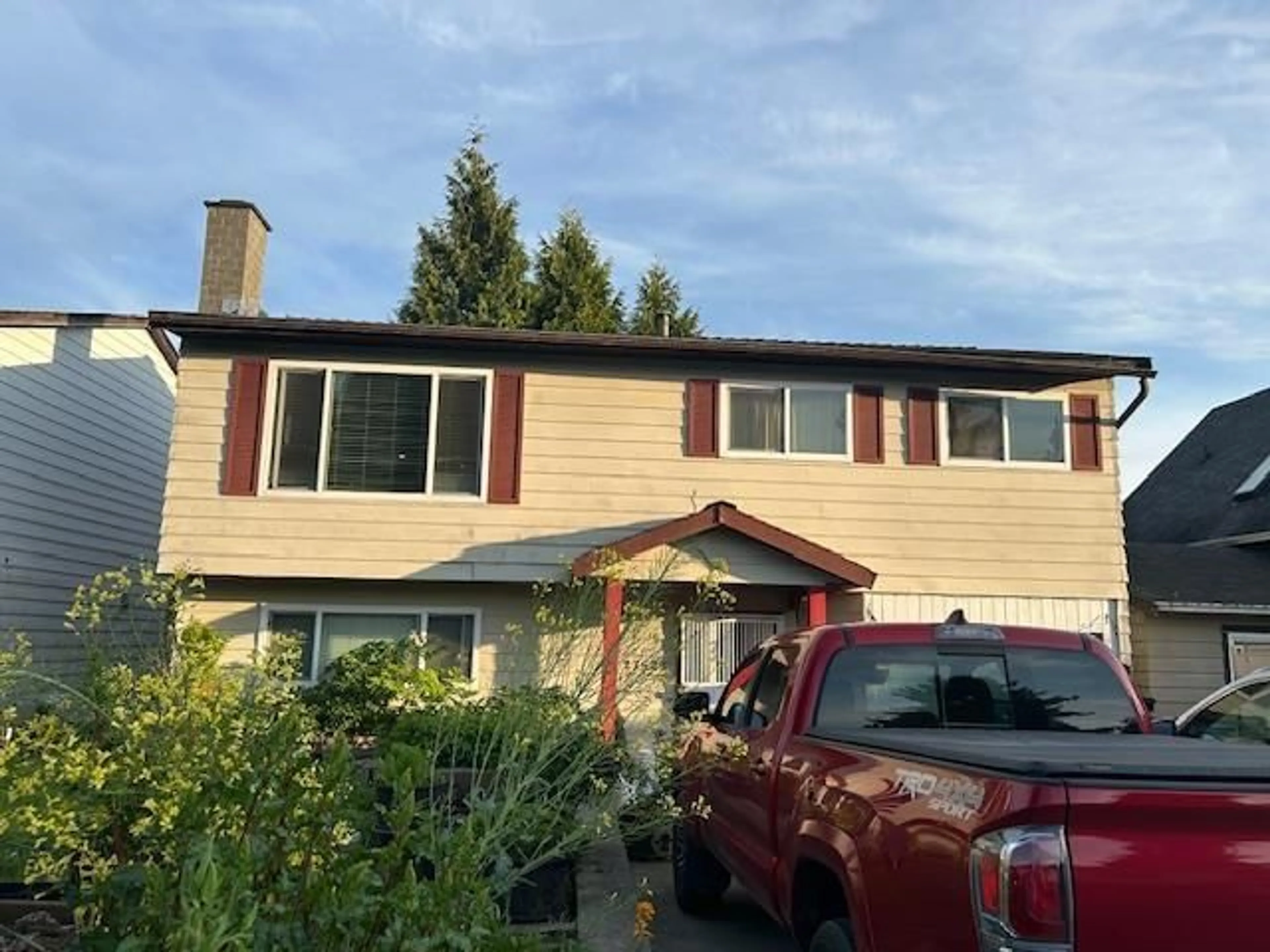 Home with vinyl exterior material, unknown for 27522 31A, Langley British Columbia V4W3L2