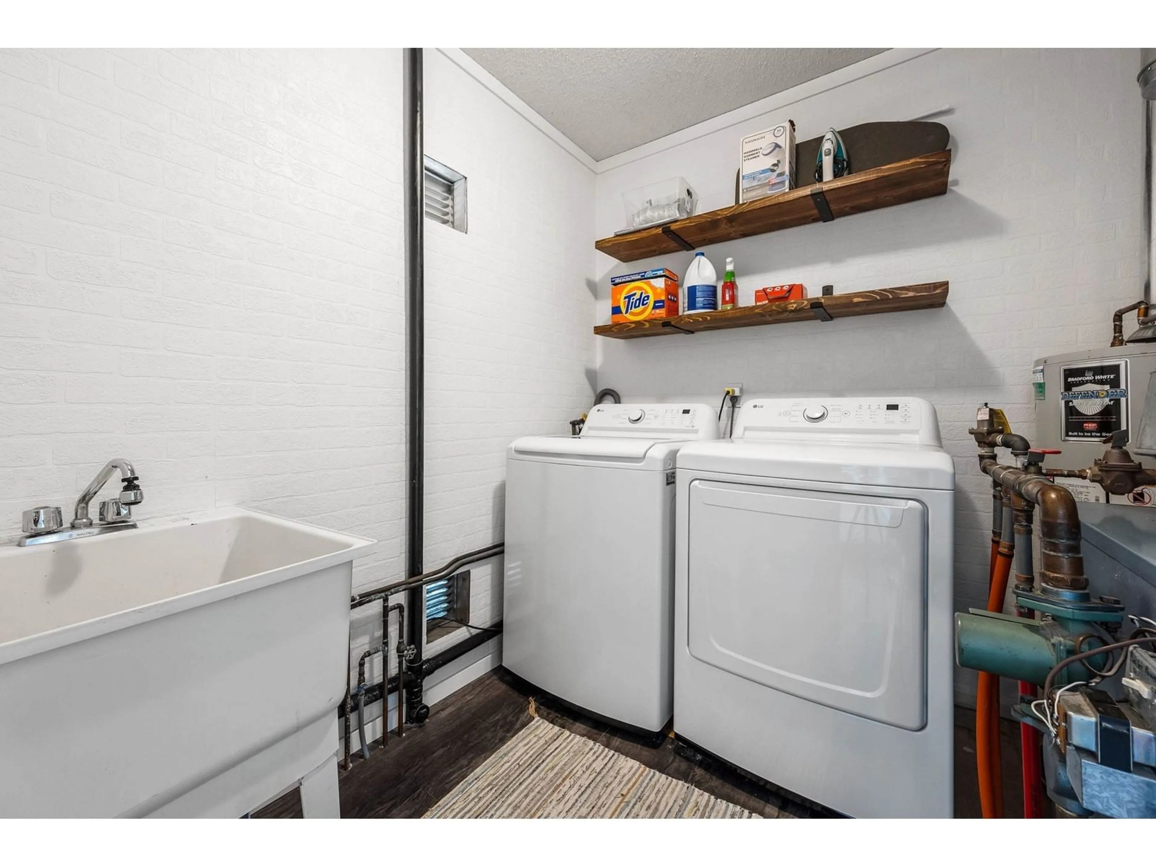 Laundry room for 45391 WATSON ROAD, Chilliwack British Columbia V2R2H5