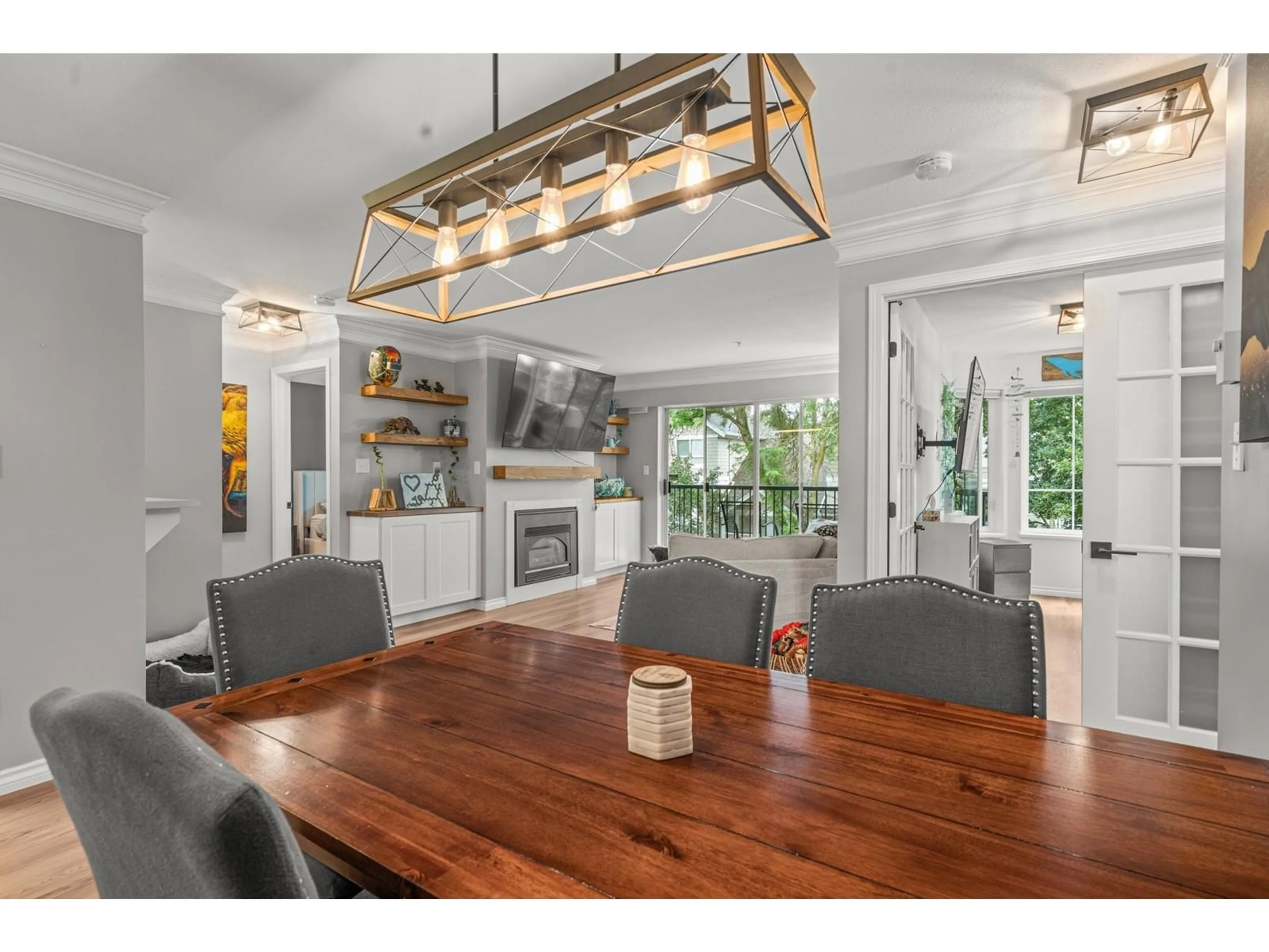 Open concept kitchen, wood/laminate floor for 208 - 20881 56, Langley British Columbia V3A3Z3