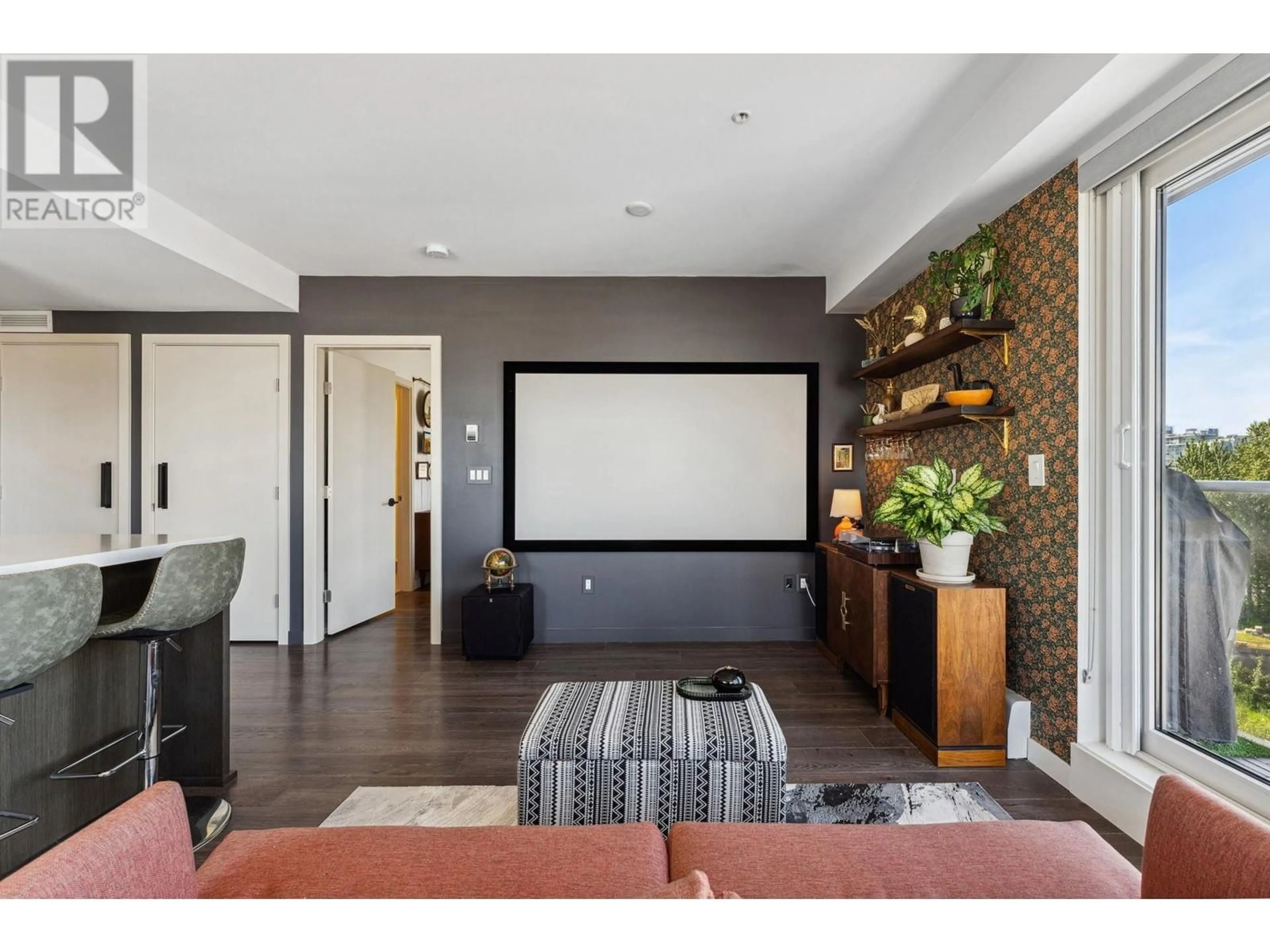 Home theater for 615 - 384 1ST AVENUE, Vancouver British Columbia V5T0G5