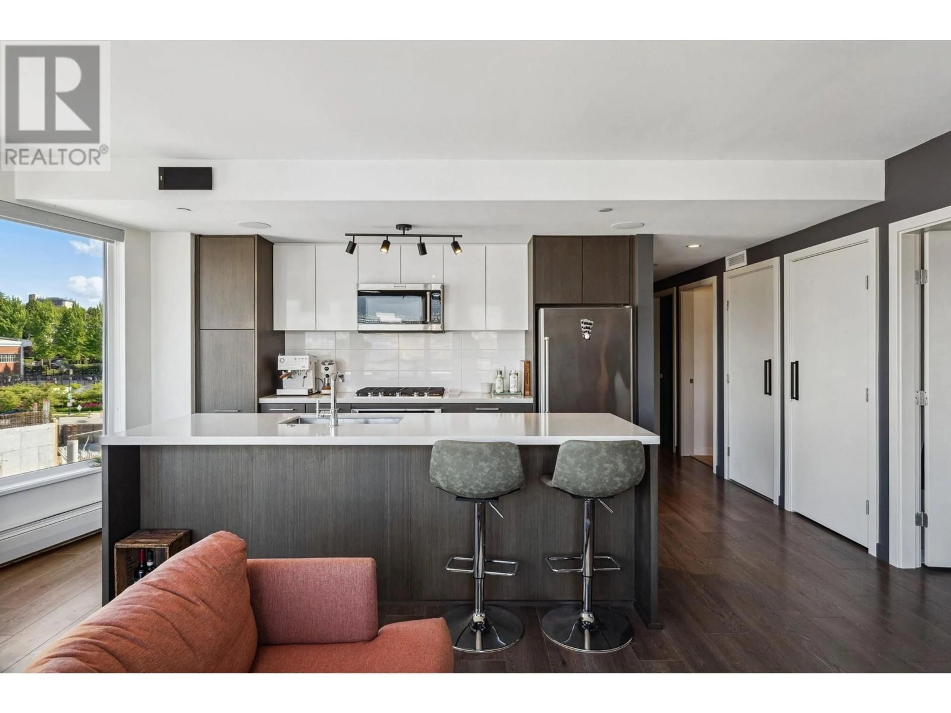 Open concept kitchen, unknown for 615 - 384 1ST AVENUE, Vancouver British Columbia V5T0G5