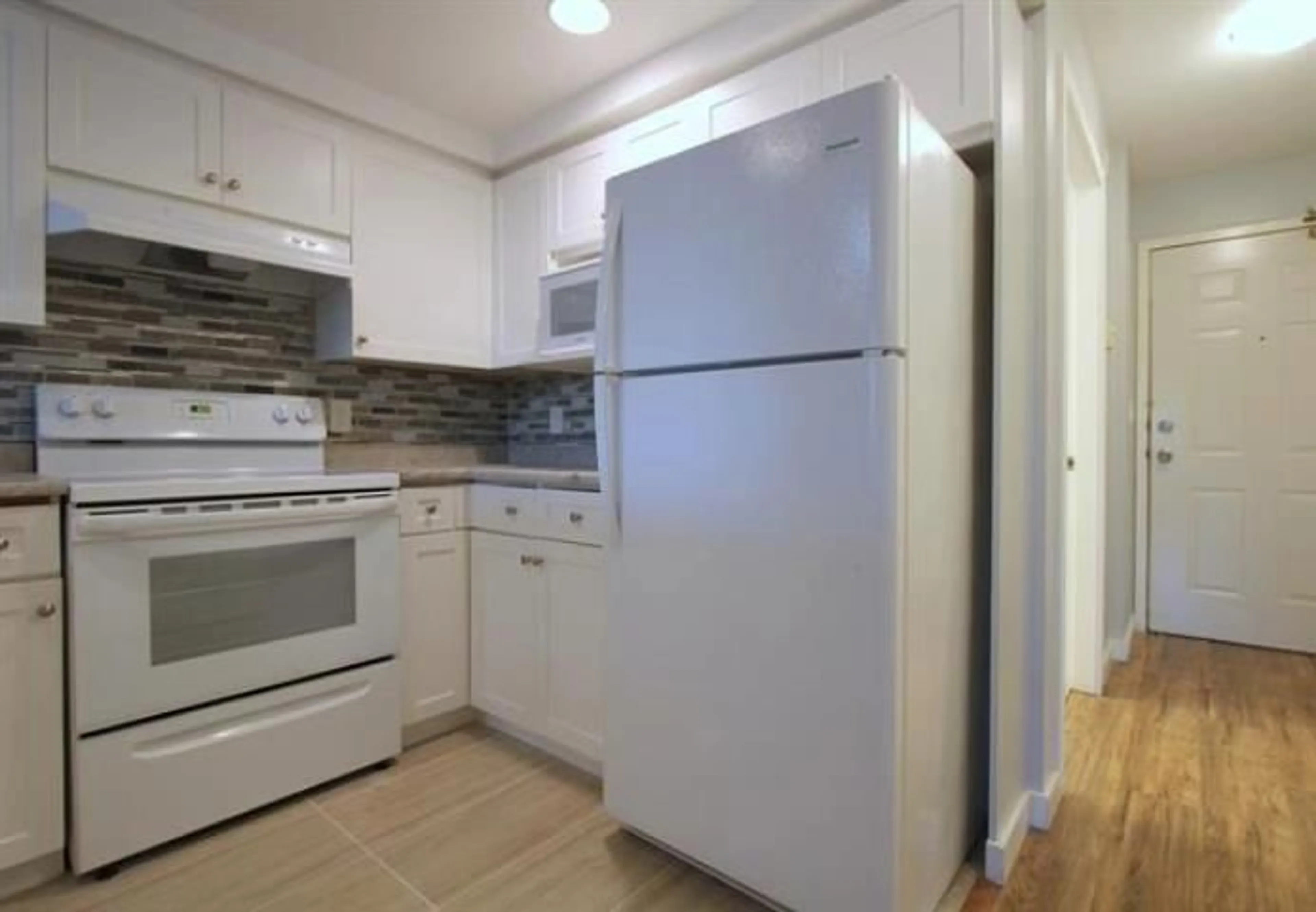 Standard kitchen, unknown for 109 - 45702 WATSON ROAD, Chilliwack British Columbia V2R3E6