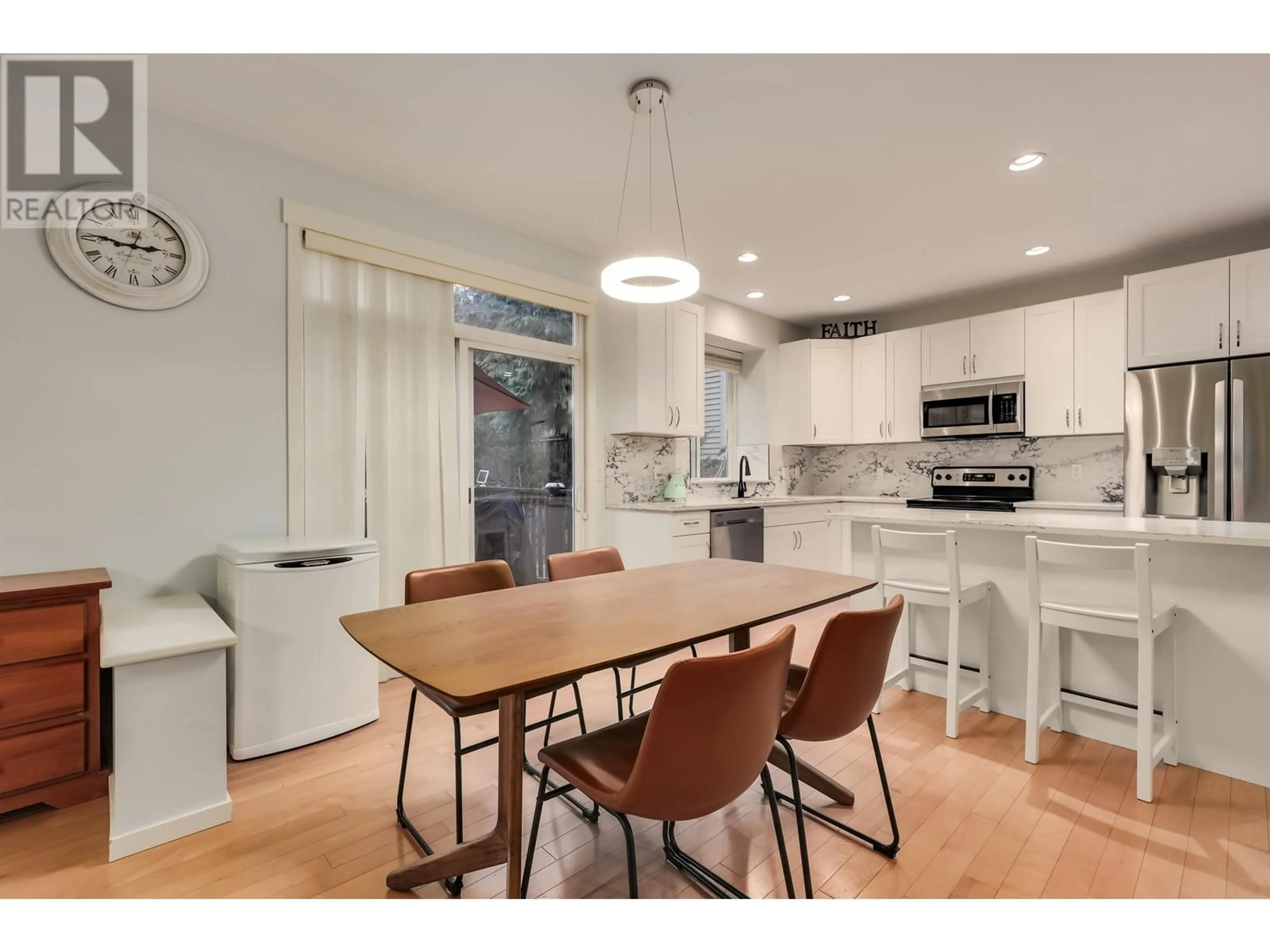 Open concept kitchen, unknown for 513 FOREST PARK WAY, Port Moody British Columbia V3H5M5