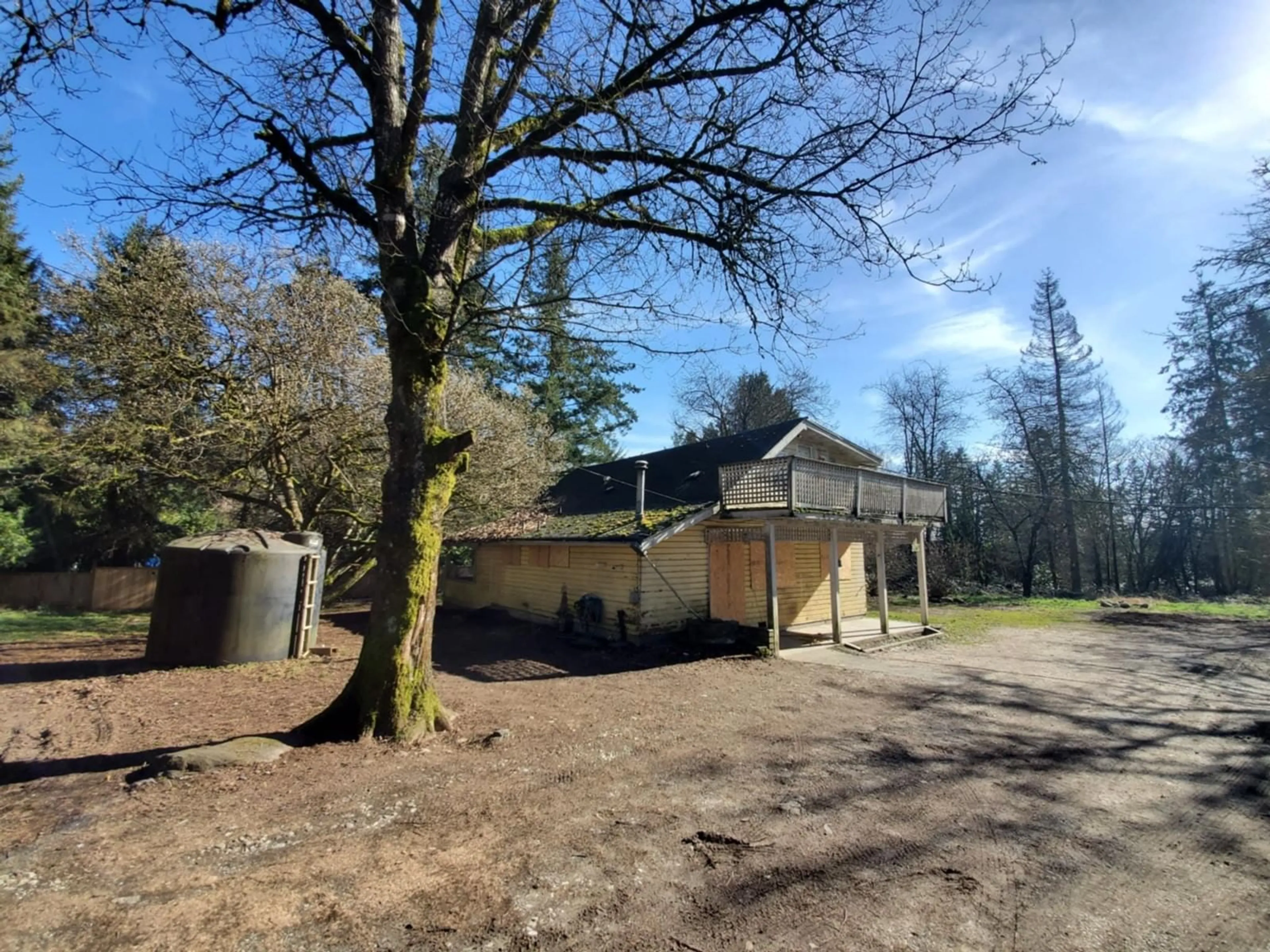 A pic from outside/outdoor area/front of a property/back of a property/a pic from drone, unknown for 9185 187, Surrey British Columbia V4N3N5