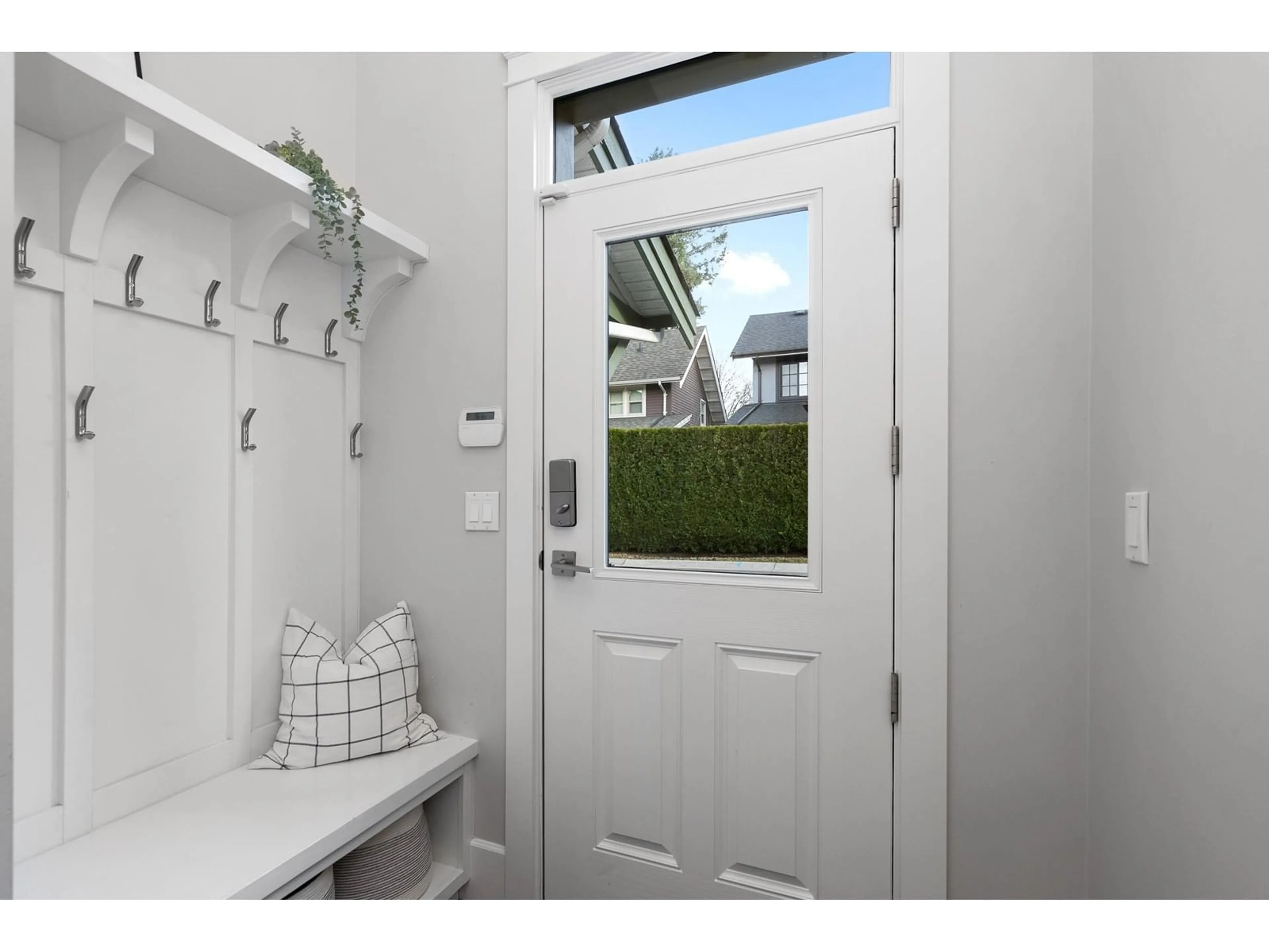 Indoor entryway for 12 - 9235 MCBRIDE, Langley British Columbia V1M2S6