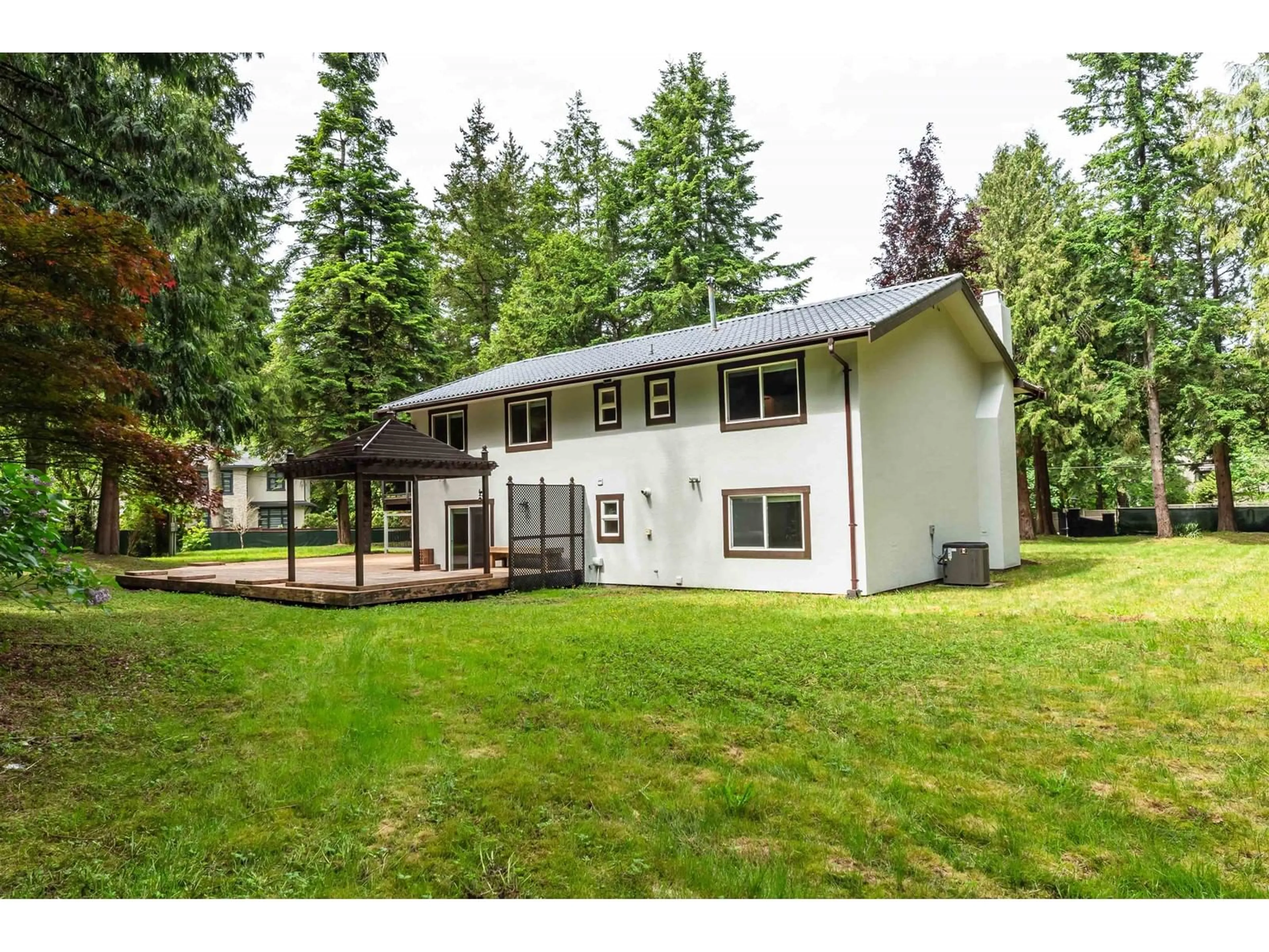 Home with vinyl exterior material, unknown for 14092 CRESCENT, Surrey British Columbia V4P1L4