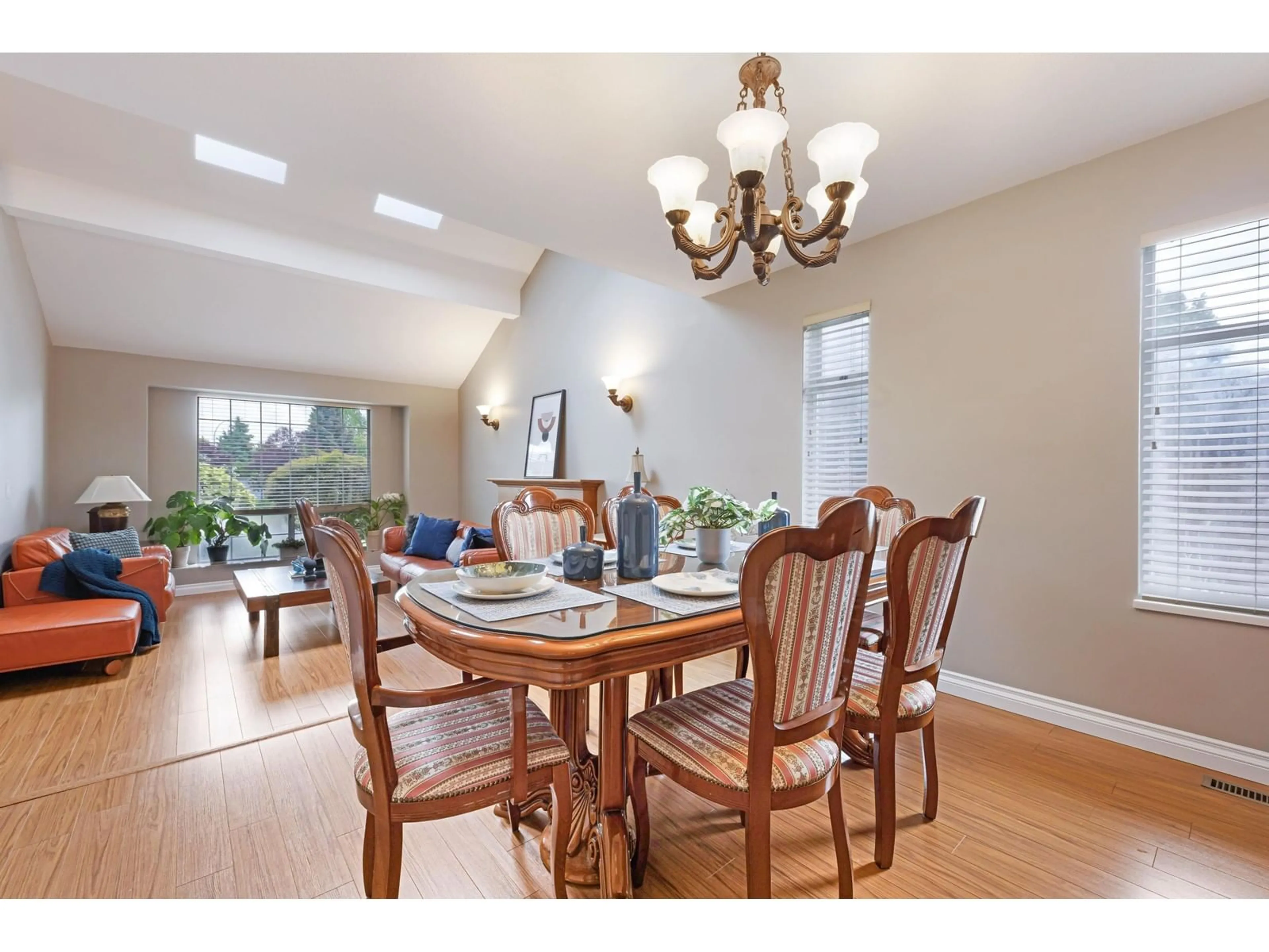 Dining room, wood/laminate floor for 10853 162B, Surrey British Columbia V4N1N9