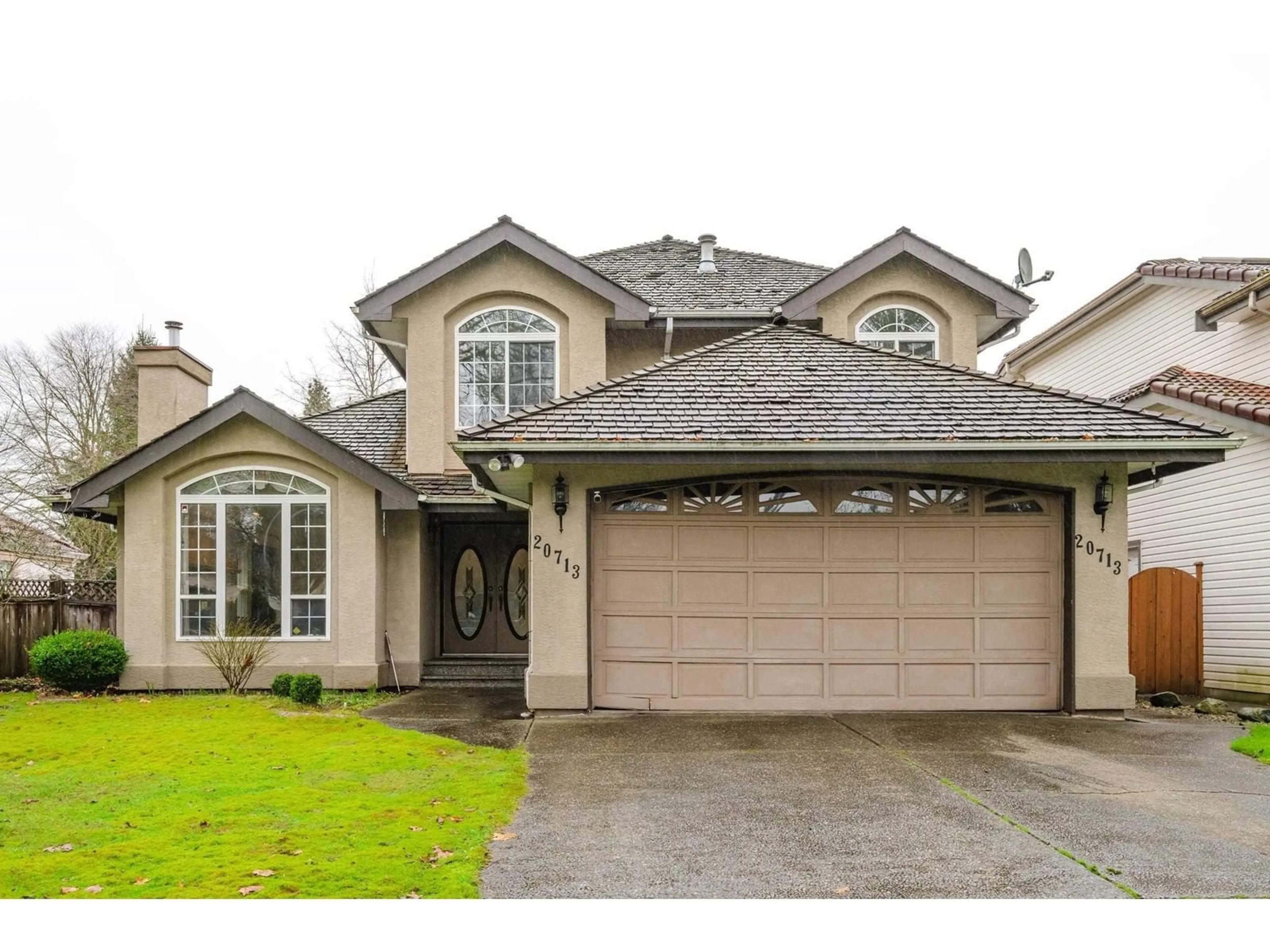 Home with vinyl exterior material, street for 20713 90, Langley British Columbia V1M2N4