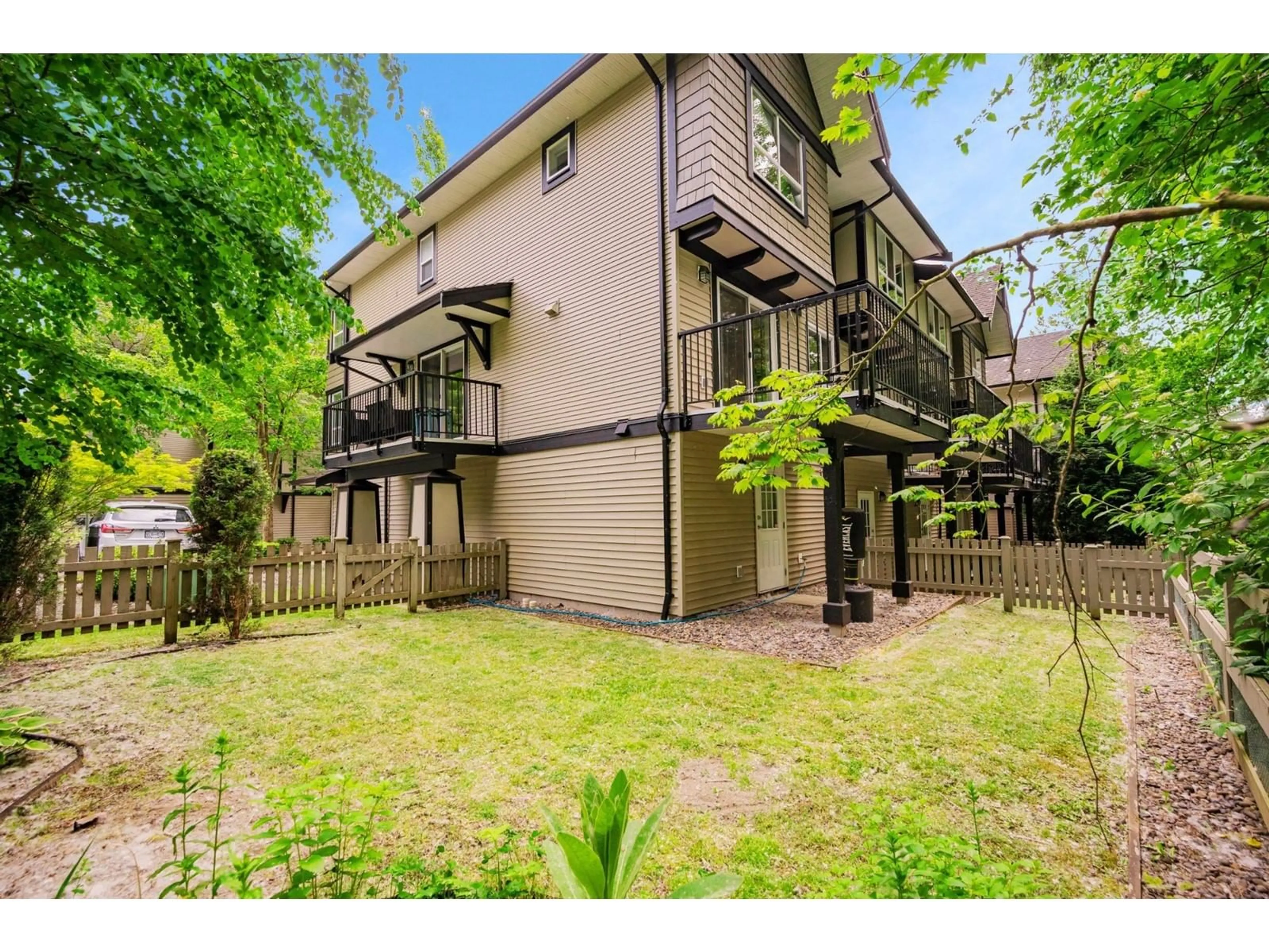 Patio, street for 75 - 6747 203, Langley British Columbia V2Y3B5
