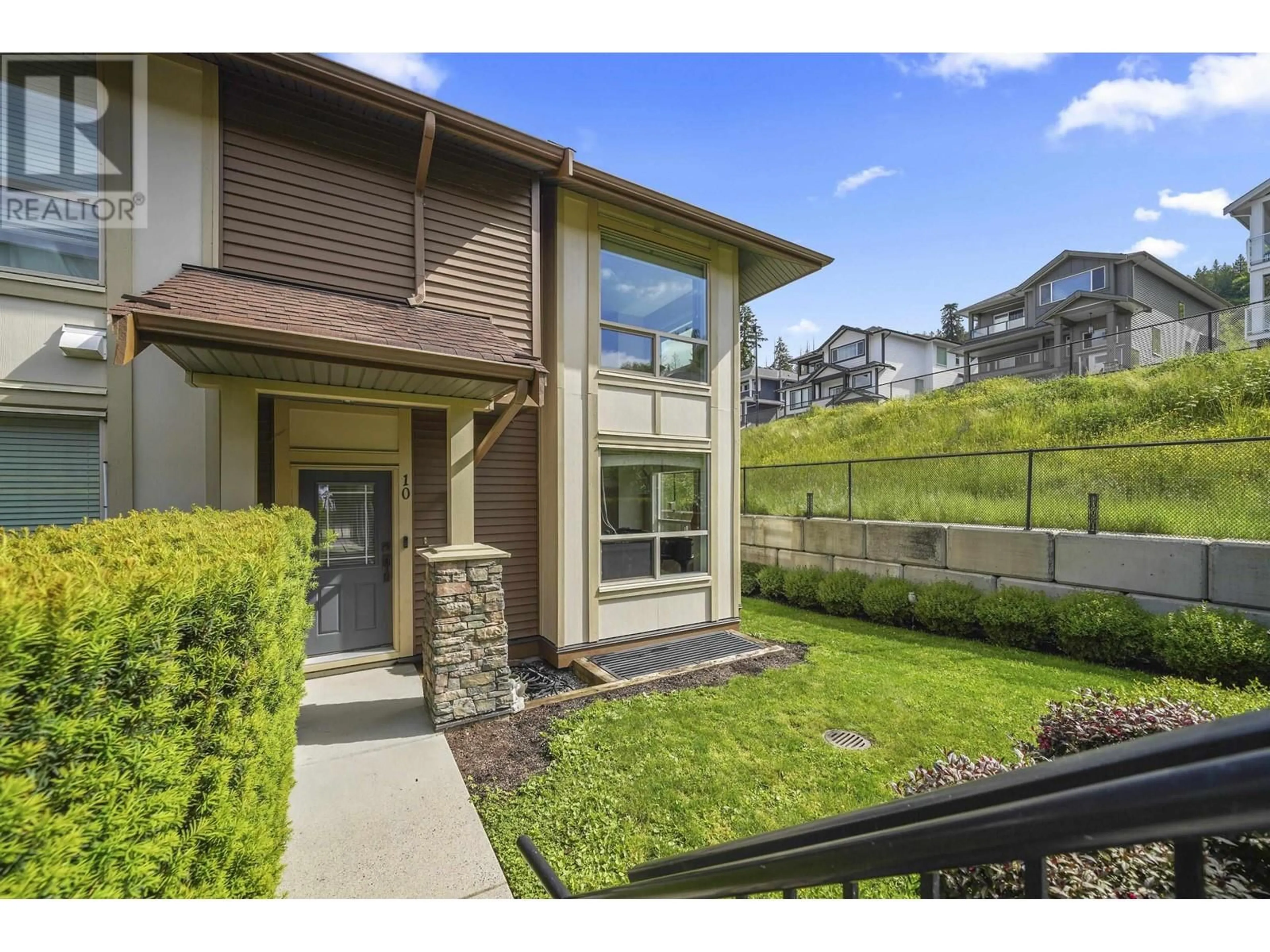 A pic from outside/outdoor area/front of a property/back of a property/a pic from drone, unknown for 10 - 10550 248TH STREET, Maple Ridge British Columbia V2W0H9