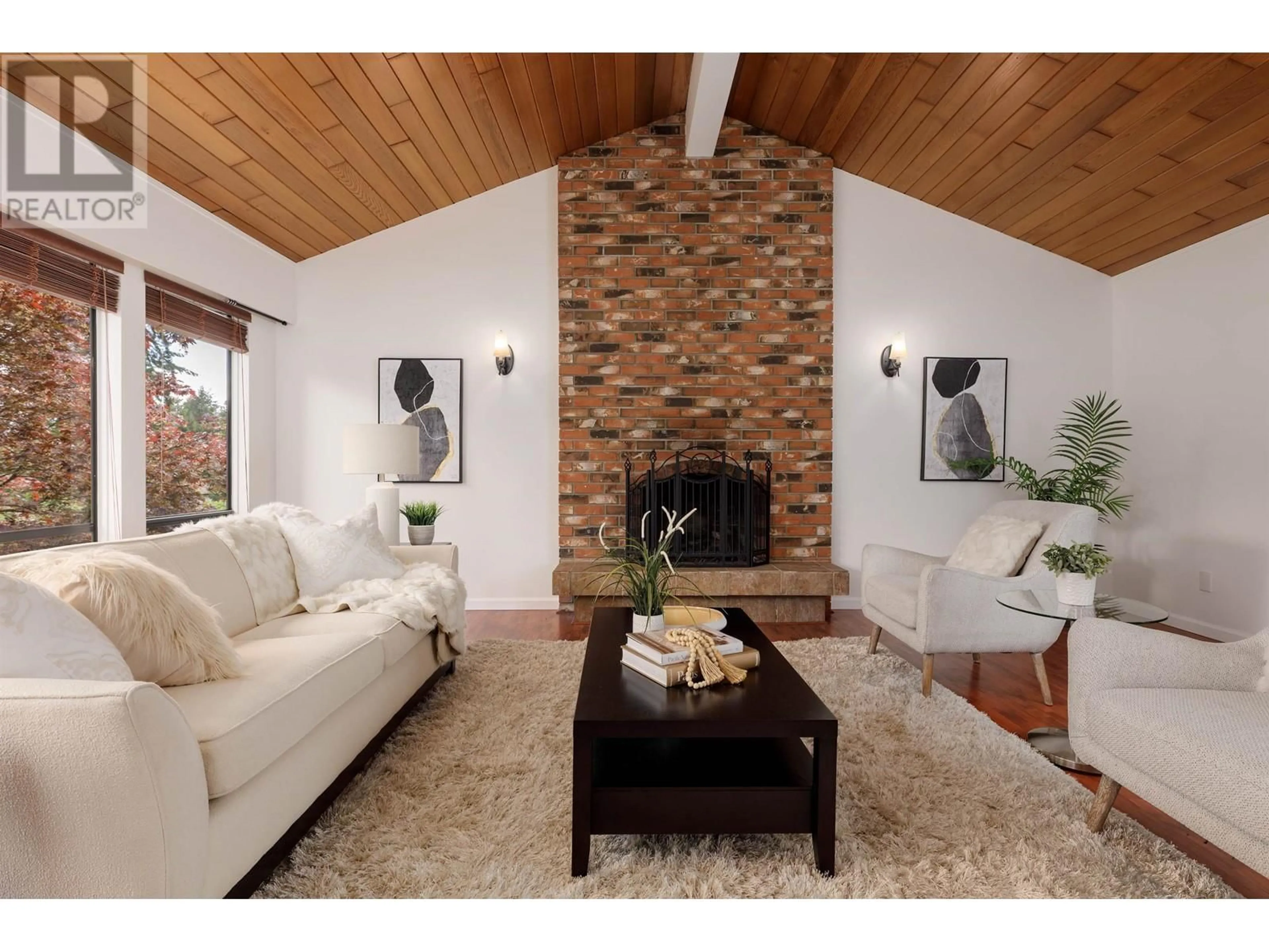Living room with furniture, unknown for 548 BRAEMAR ROAD, North Vancouver British Columbia V7N1R3