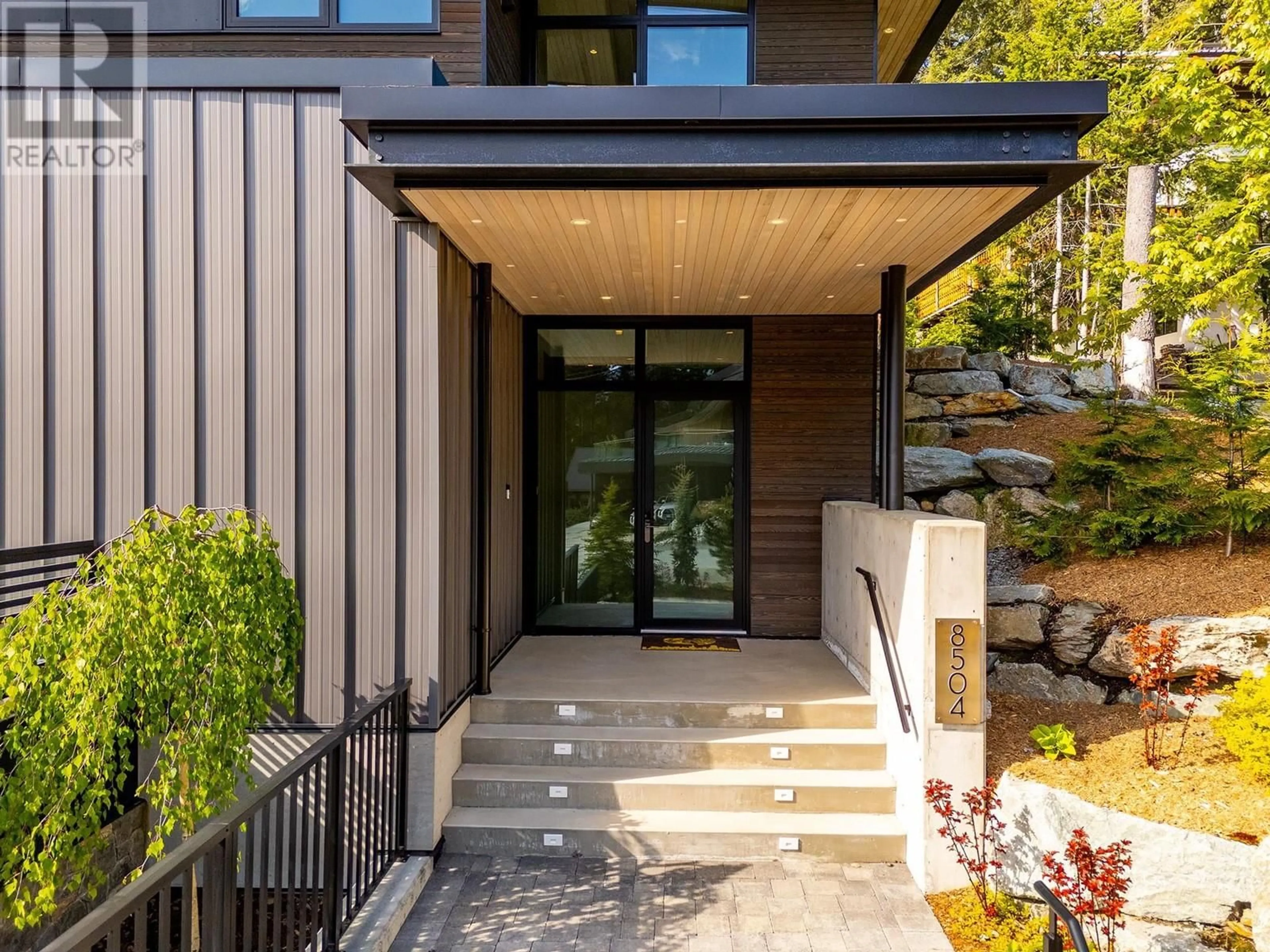 Indoor entryway for 8504 DRIFTER WAY, Whistler British Columbia V8E0G2
