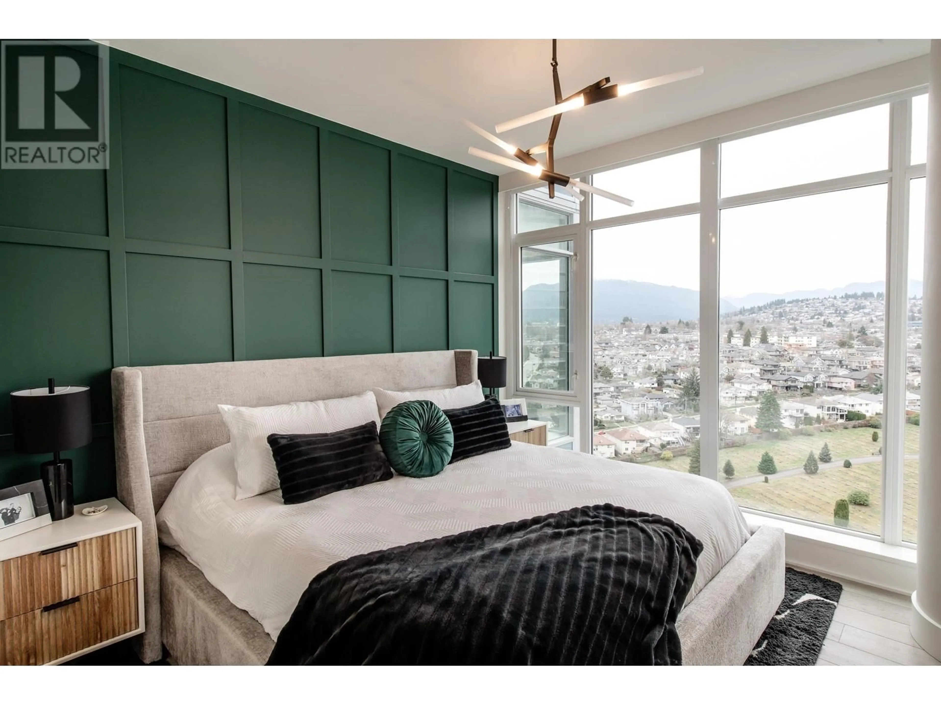 Bedroom with bed, unknown for 2110 - 1788 GILMORE AVENUE, Burnaby British Columbia V5C0L5
