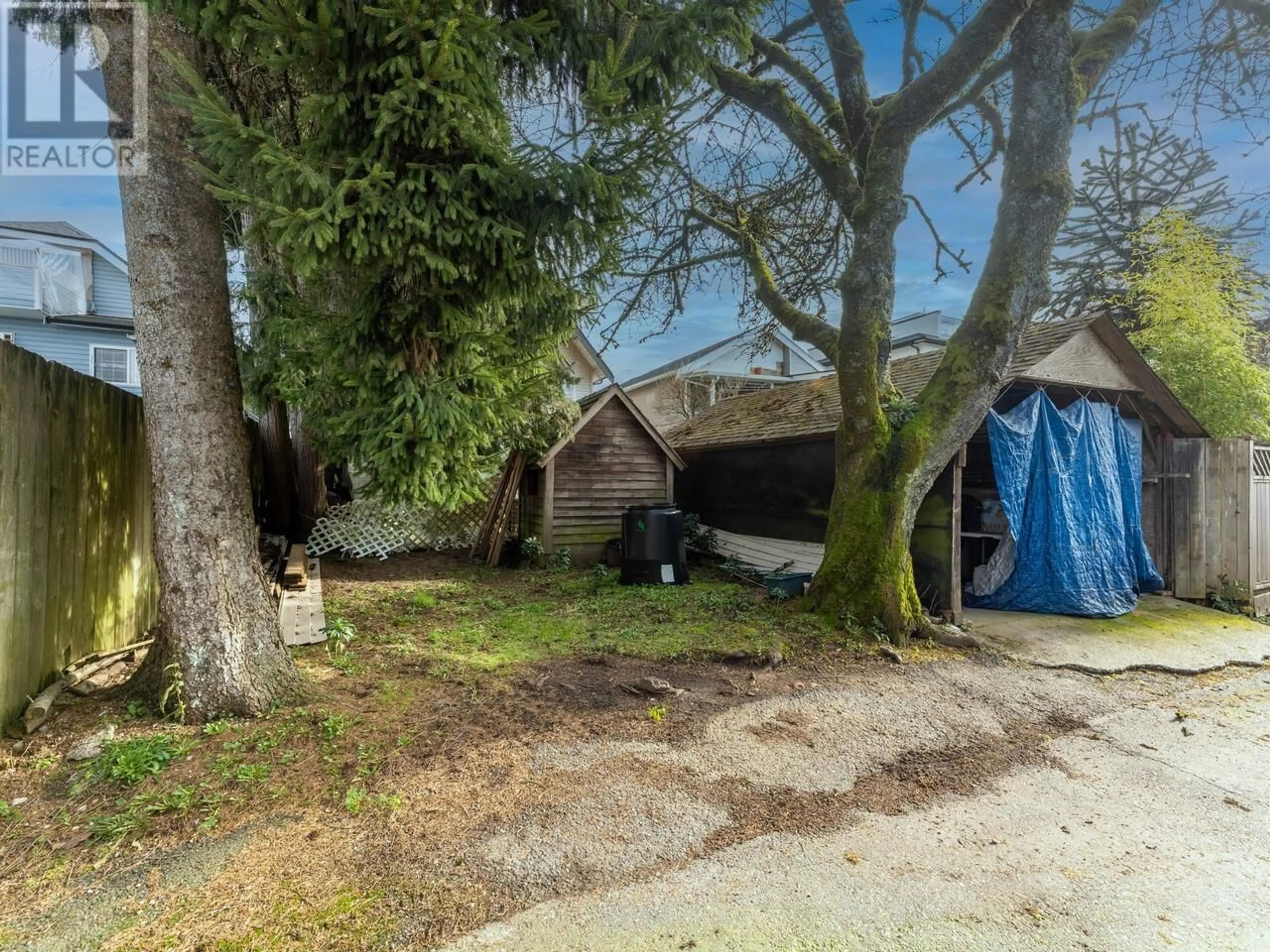 A pic from outside/outdoor area/front of a property/back of a property/a pic from drone, street for 4535 RUPERT STREET, Vancouver British Columbia V5R2J4