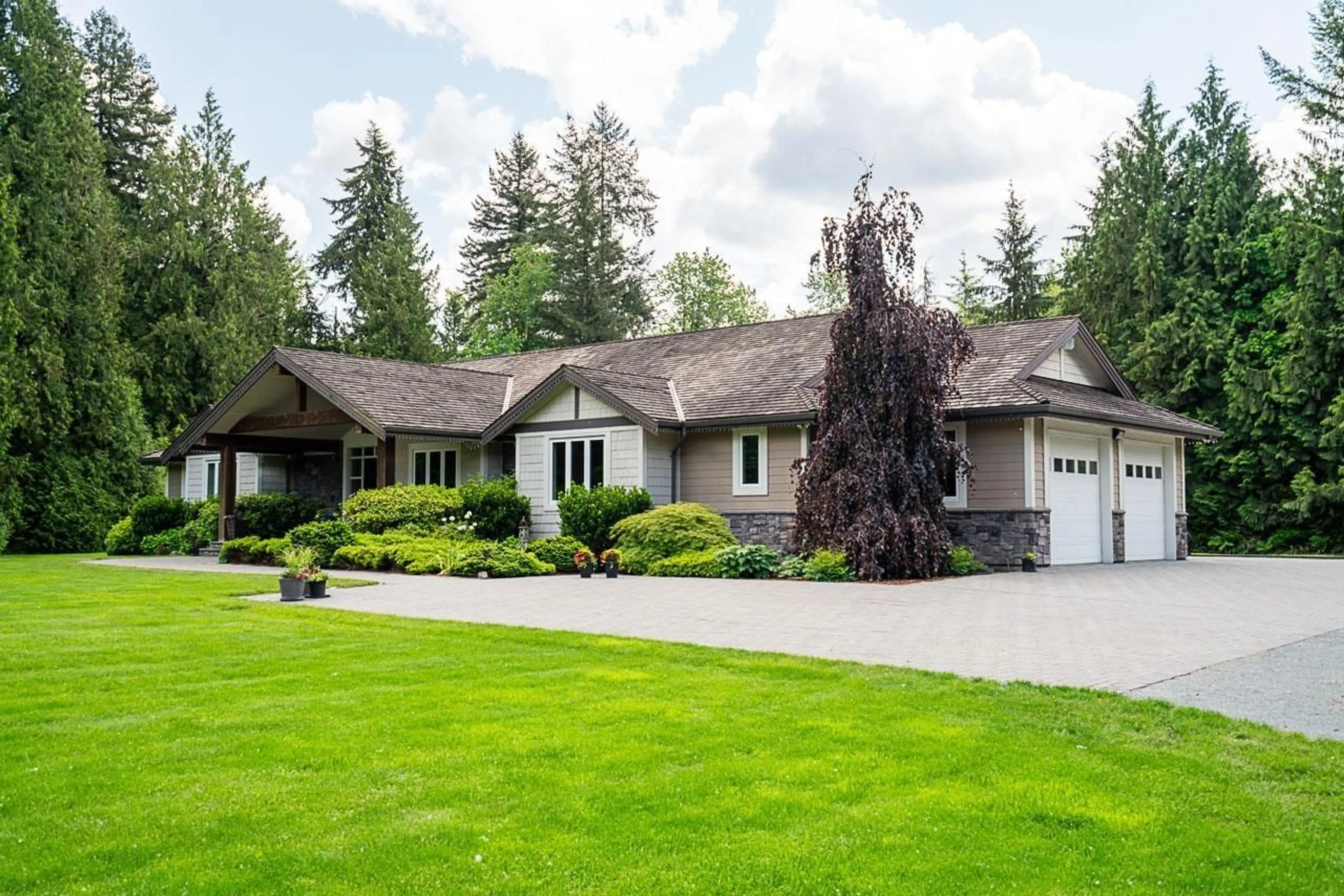 Home with vinyl exterior material, unknown for 25138 64TH, Langley British Columbia V4W1H5