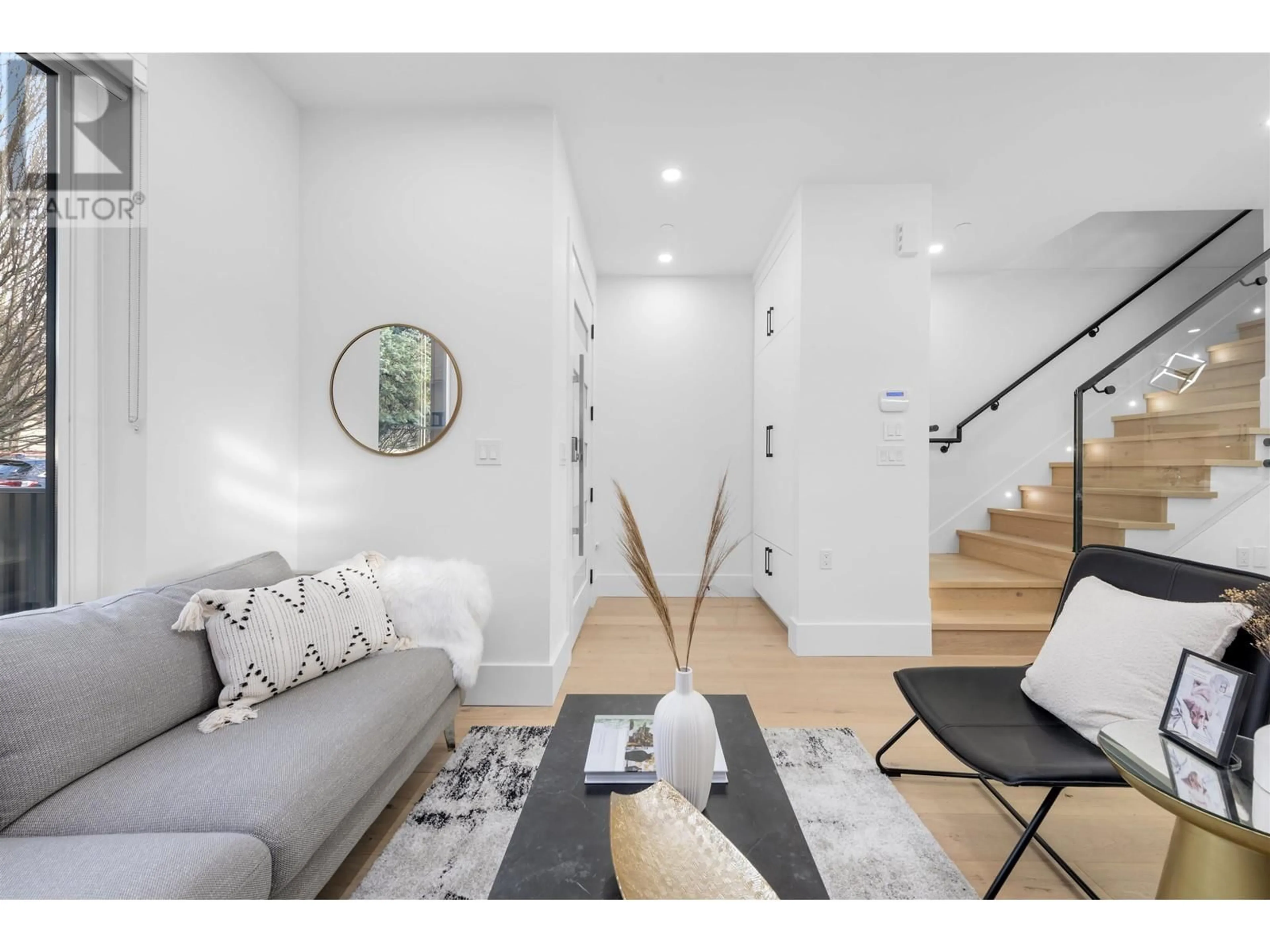 Unknown for 670 64 AVENUE, Vancouver British Columbia V5X2N2