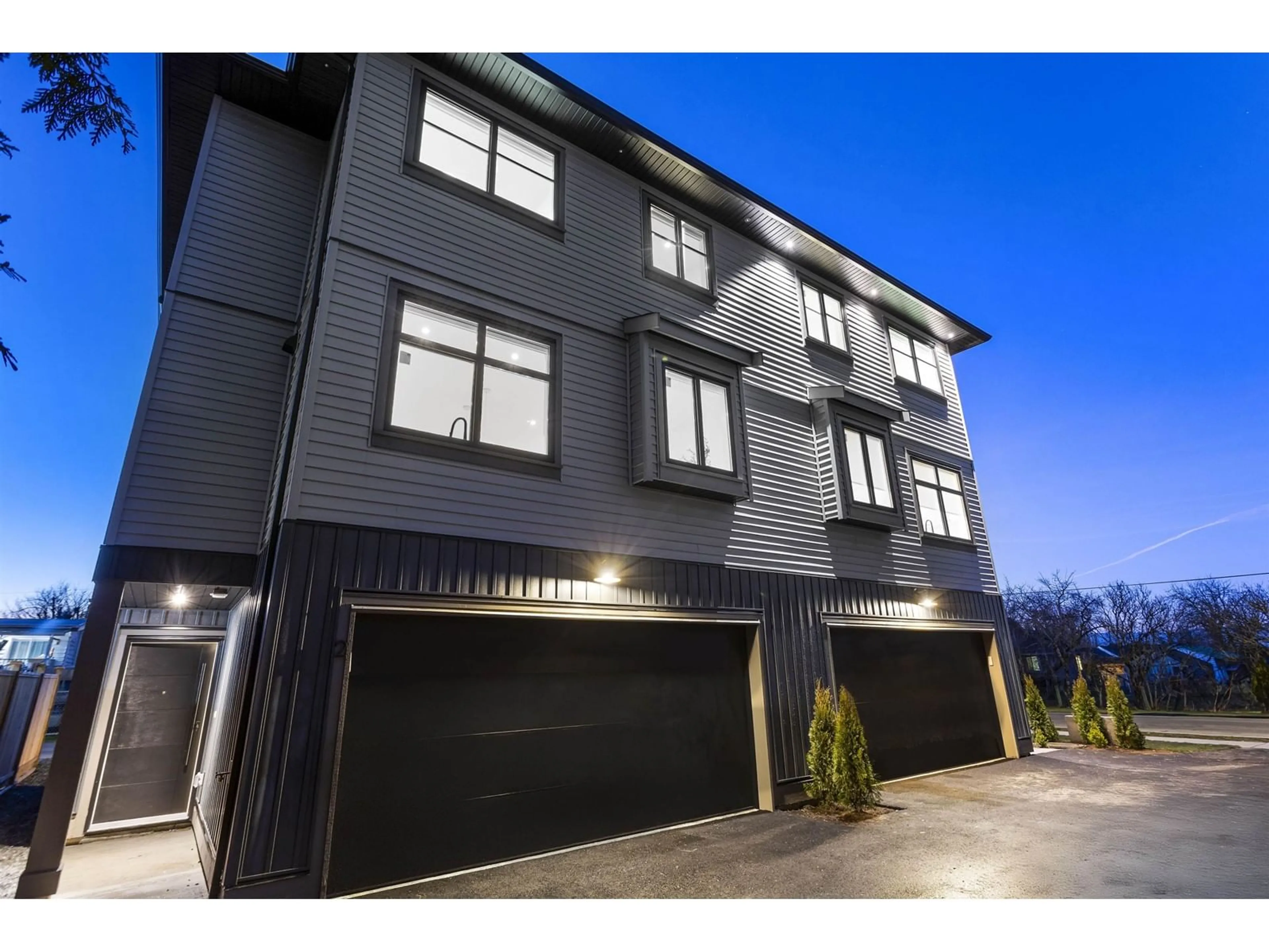 Unknown for 2 - 33586 HUGGINS, Abbotsford British Columbia V2S3R4