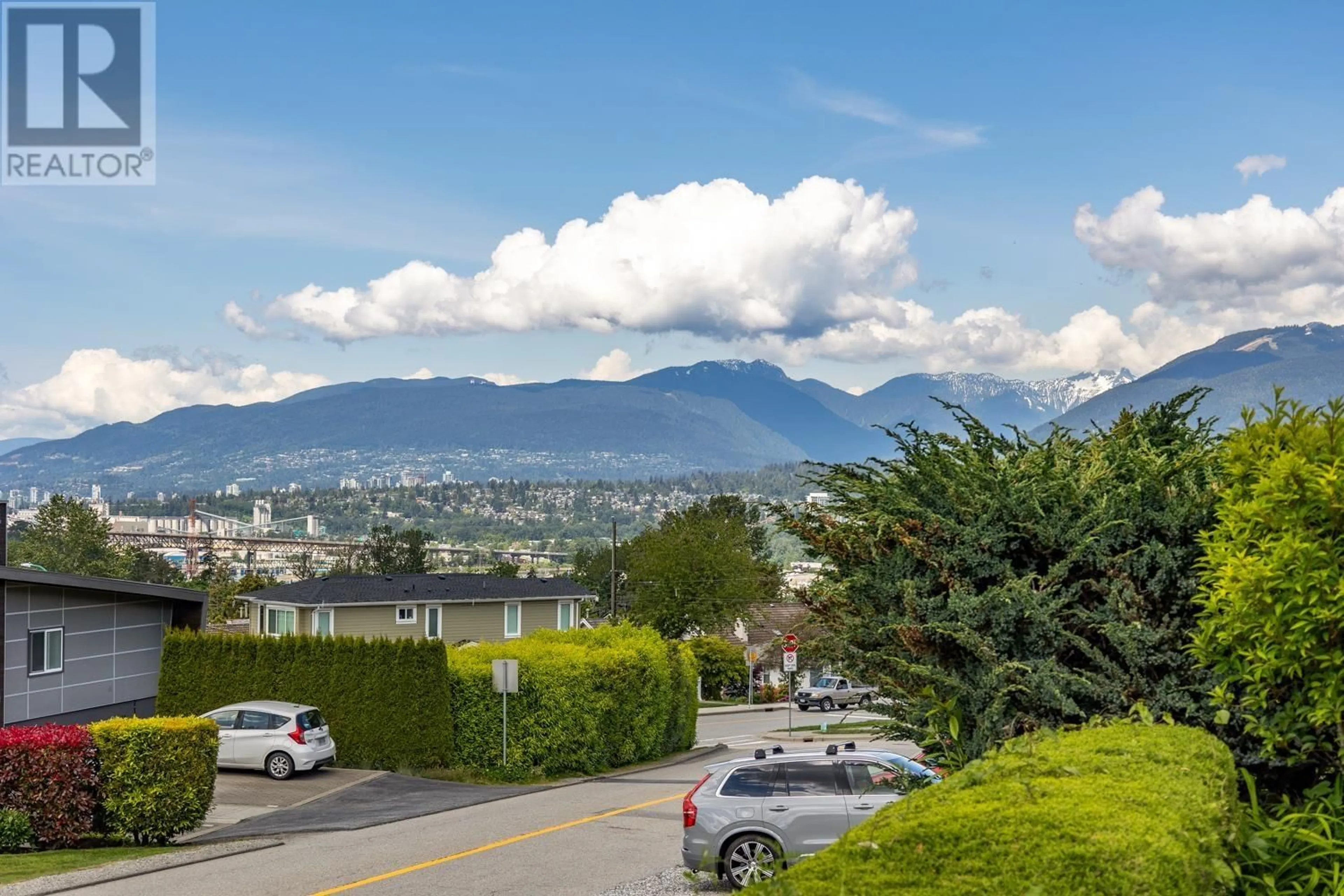 Parking for 4835 EMPIRE DRIVE, Burnaby British Columbia V5C5P9