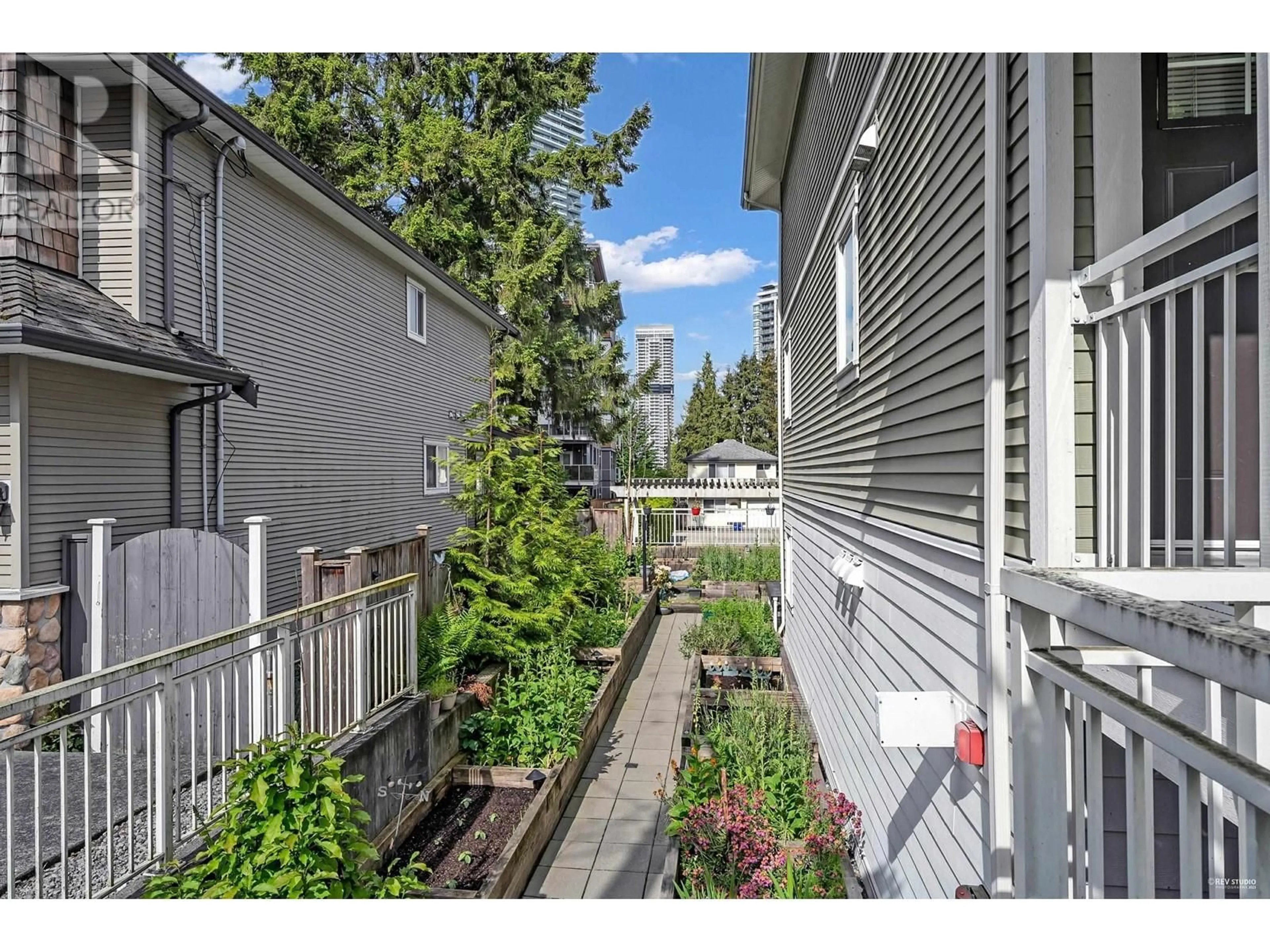 Patio, street for 22 - 638 REGAN AVENUE, Coquitlam British Columbia V3J0E6