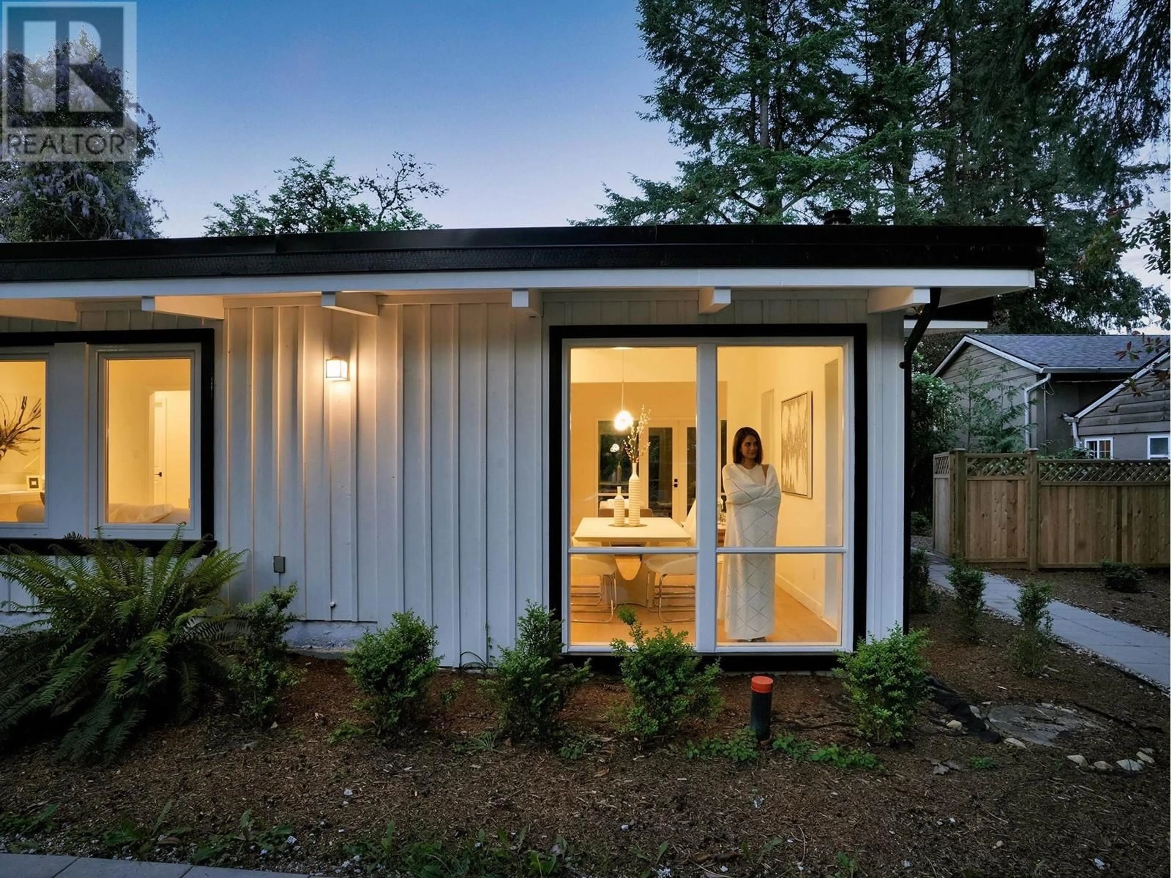 Home with vinyl exterior material, street for 4692 GLENWOOD AVENUE, North Vancouver British Columbia V7R4G7