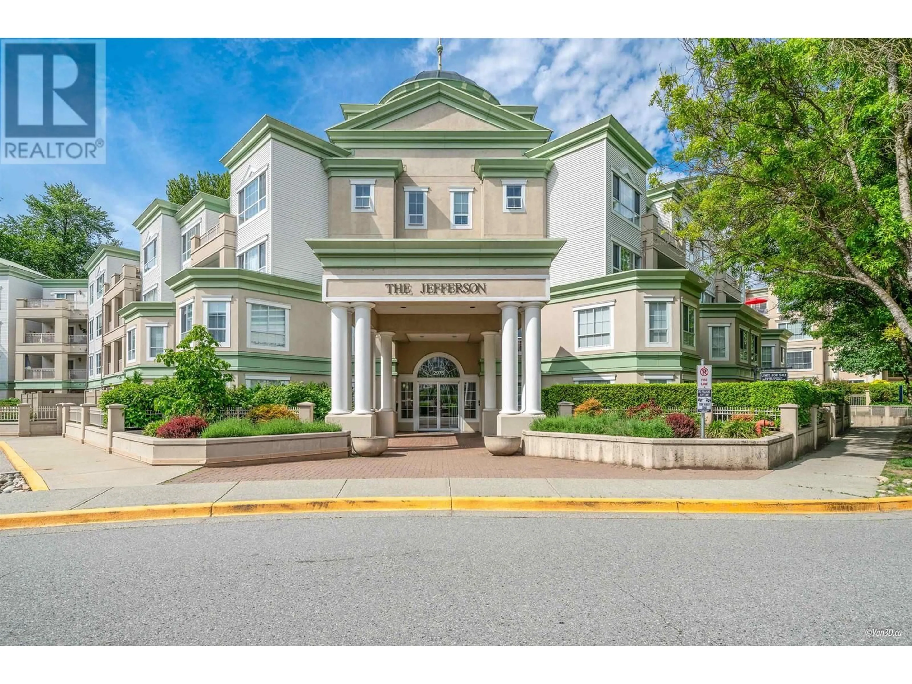 Indoor foyer for 314 - 2975 PRINCESS CRESCENT, Coquitlam British Columbia V3B7N3