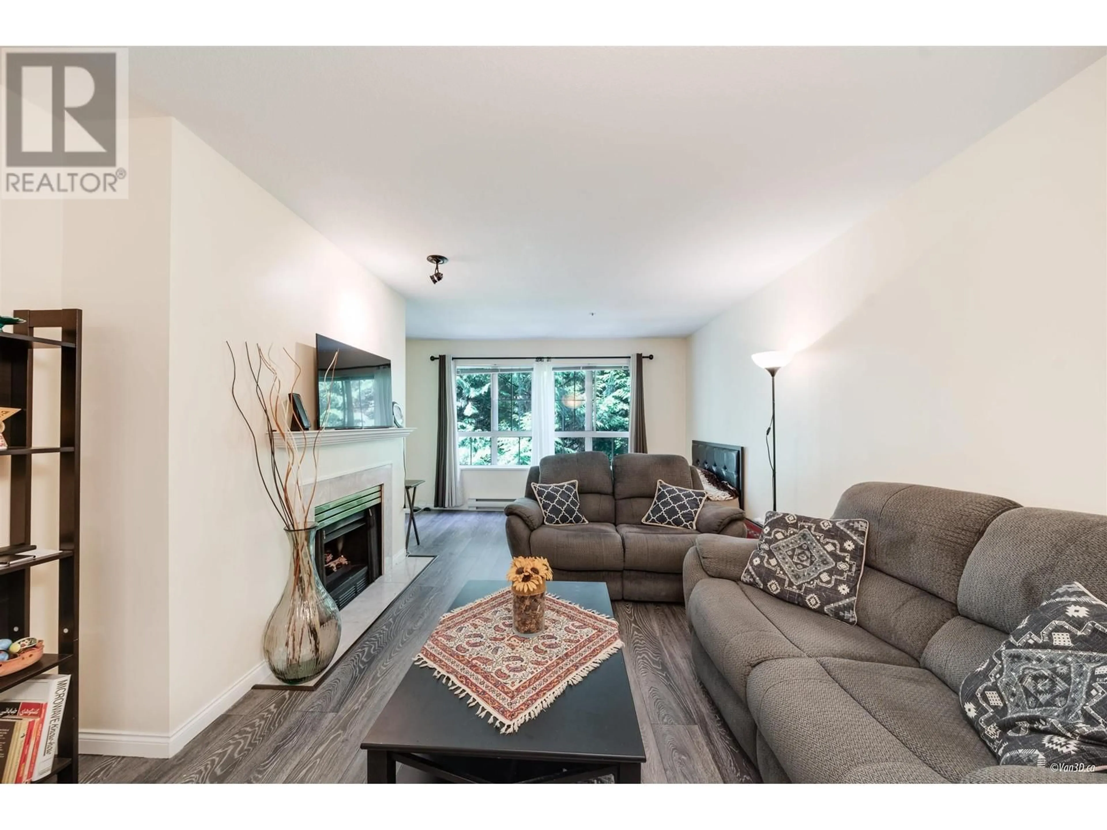 Living room with furniture, unknown for 314 - 2975 PRINCESS CRESCENT, Coquitlam British Columbia V3B7N3