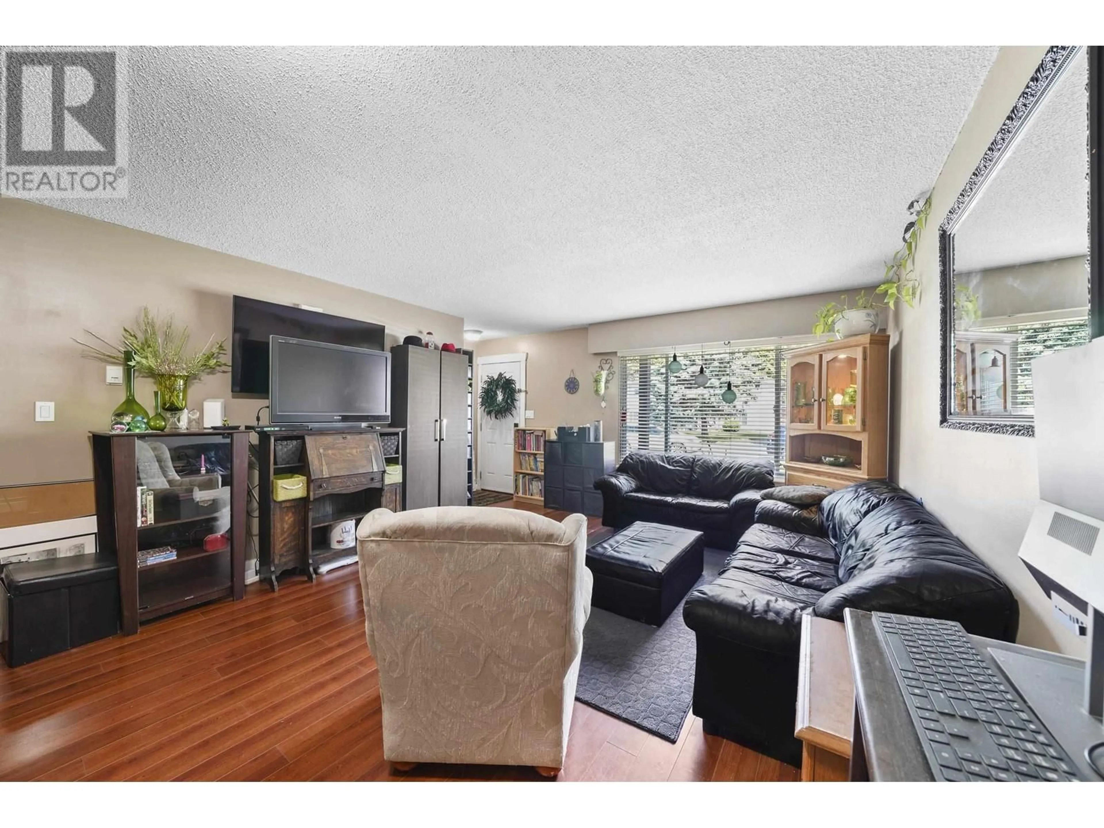 Living room with furniture, unknown for 21532 MAYO PLACE, Maple Ridge British Columbia V2X2K9