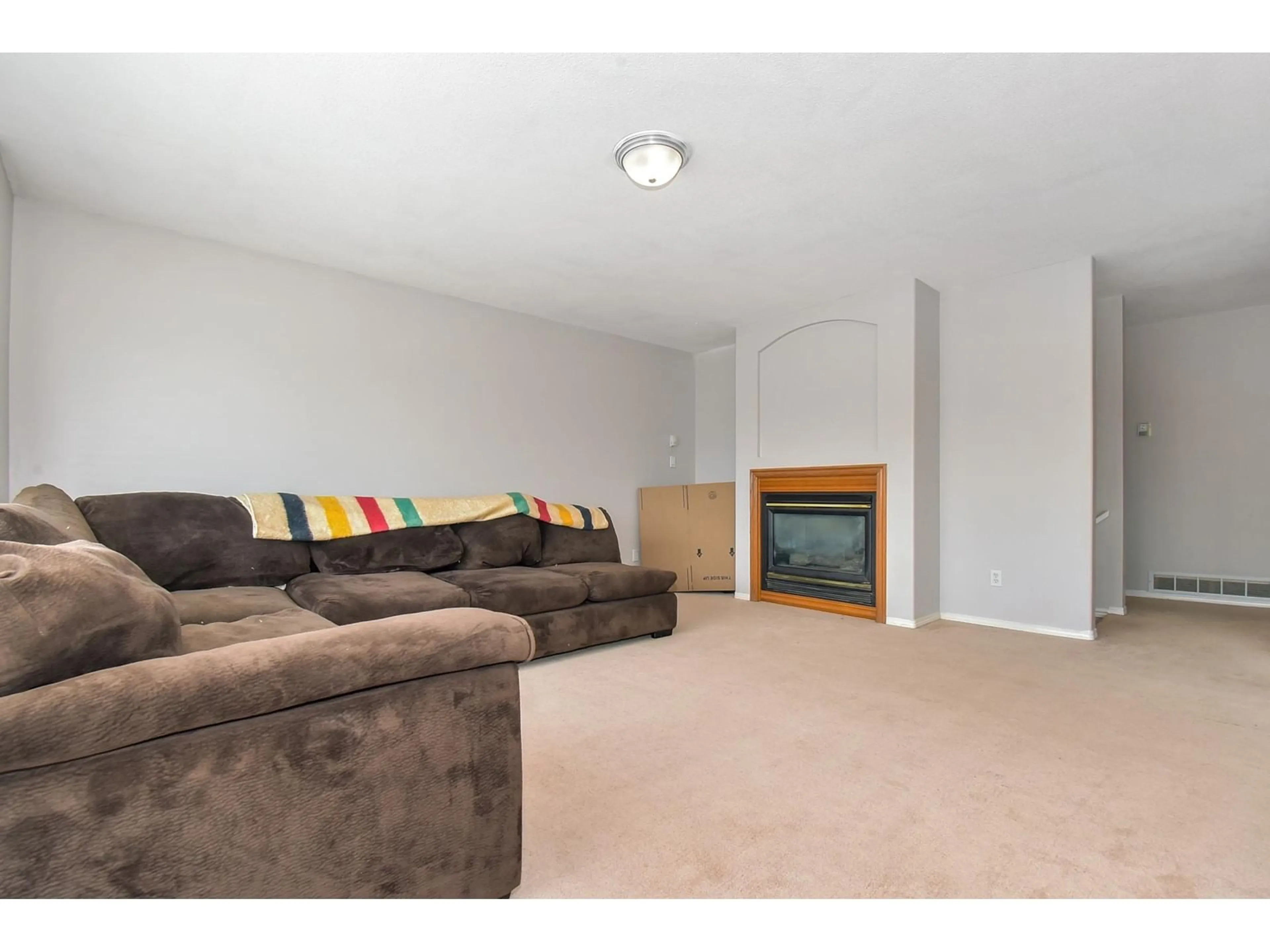 Living room with furniture, unknown for 36115 MARSHALL, Abbotsford British Columbia V3G2W9