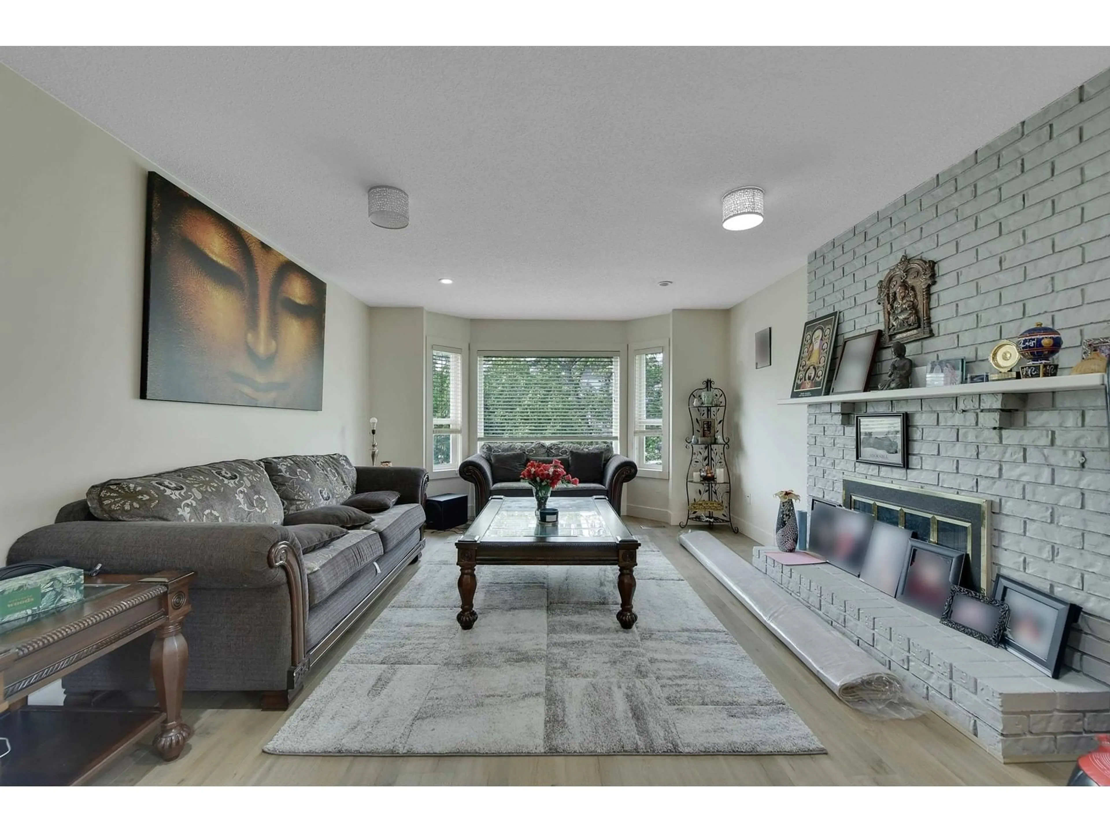 Living room with furniture, unknown for 15274 85, Surrey British Columbia V3S6J1