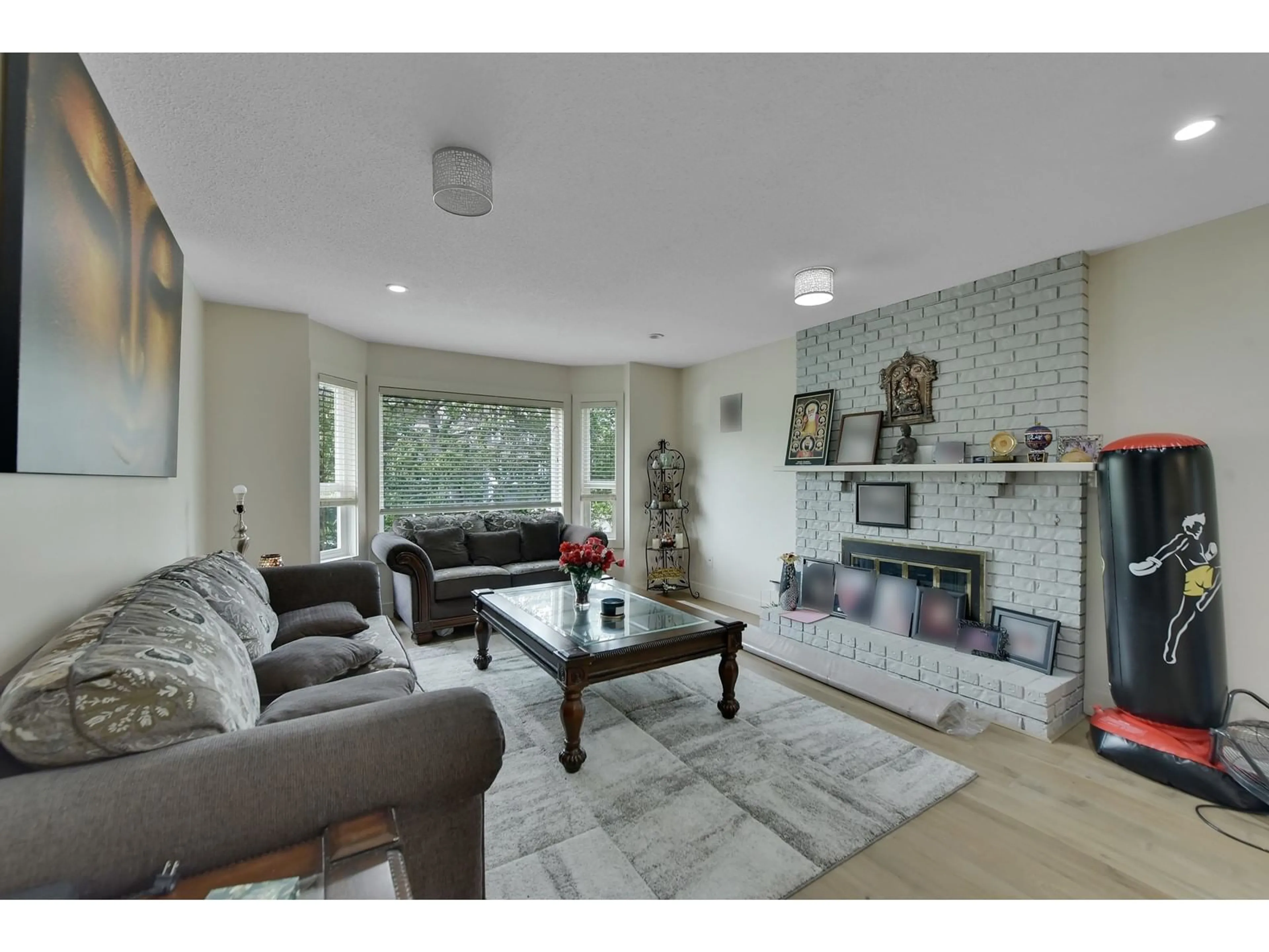 Living room with furniture, unknown for 15274 85, Surrey British Columbia V3S6J1