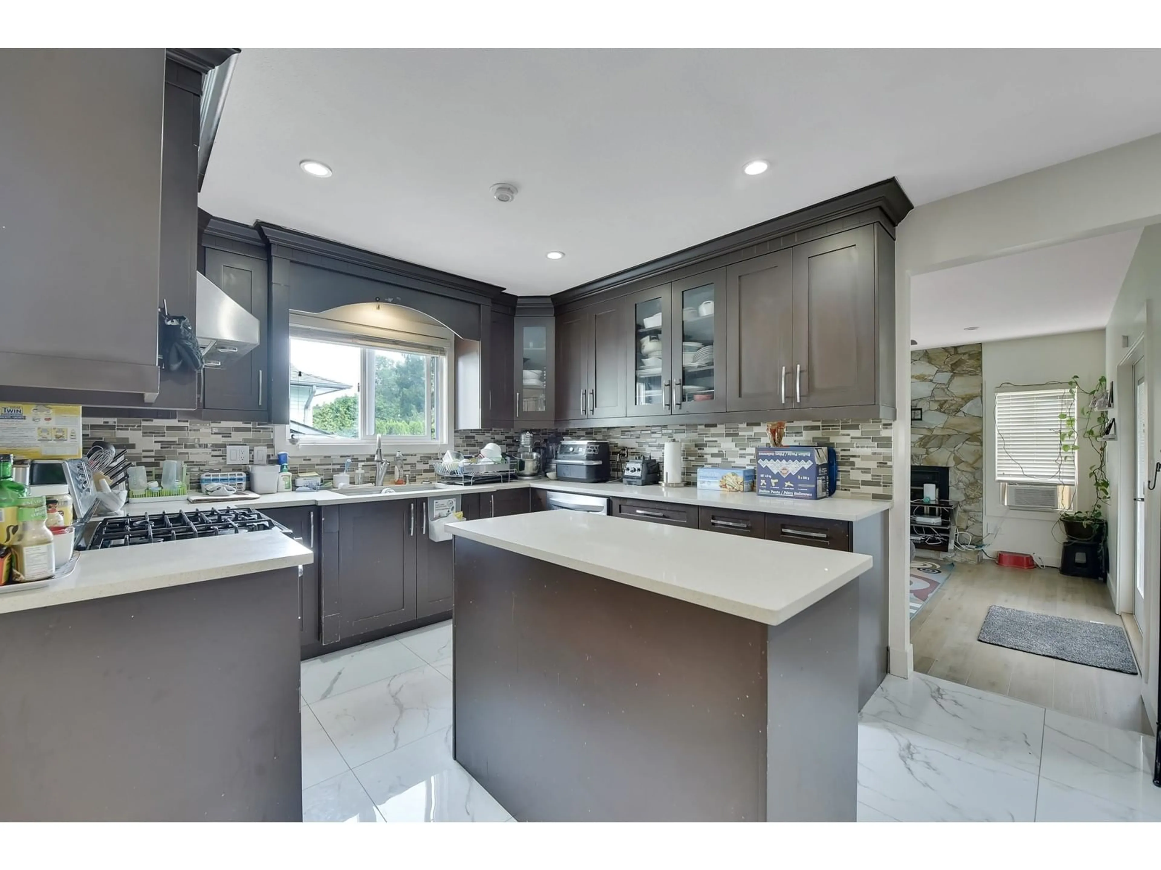 Contemporary kitchen, ceramic/tile floor for 15274 85, Surrey British Columbia V3S6J1