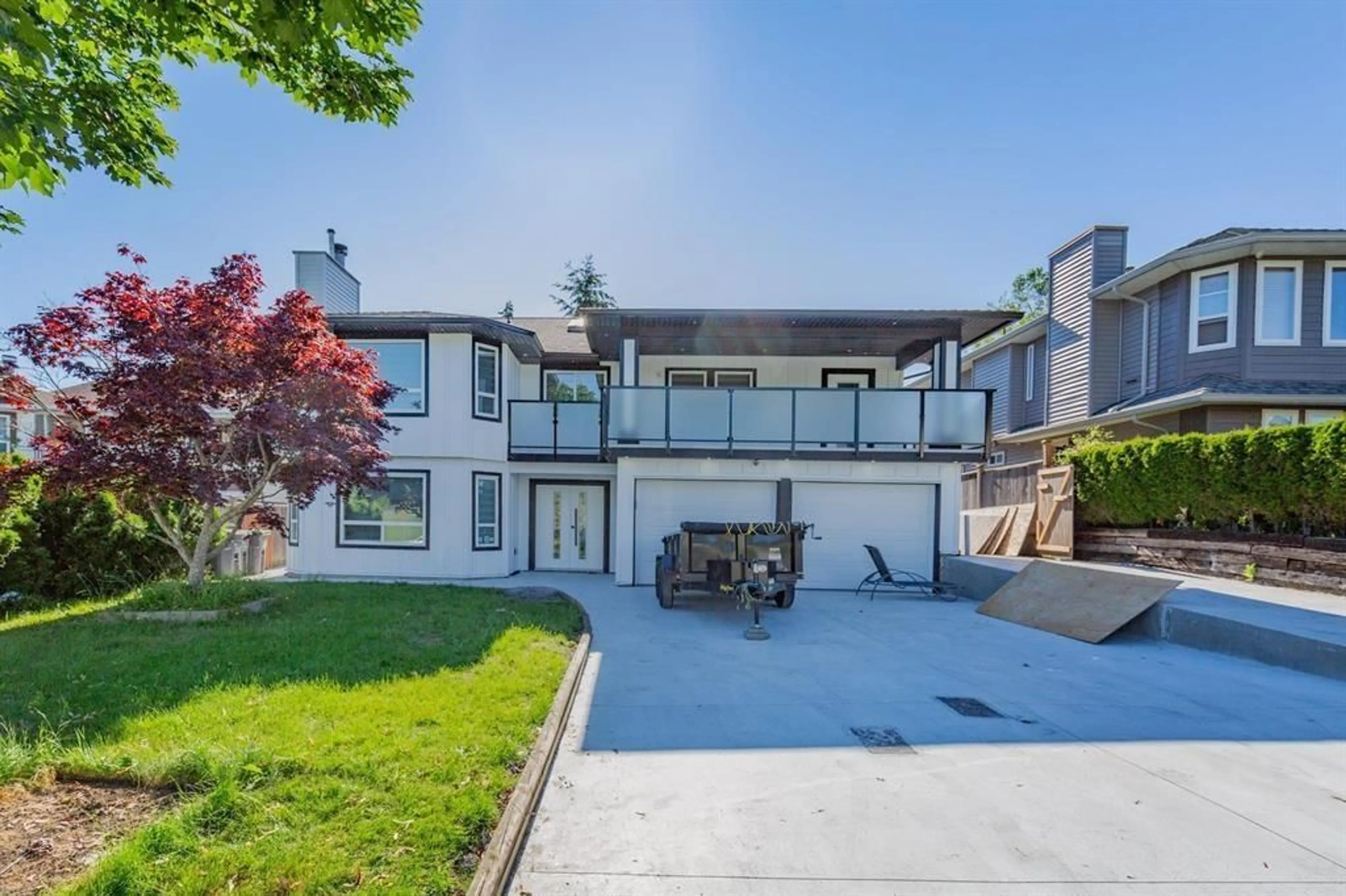 A pic from outside/outdoor area/front of a property/back of a property/a pic from drone, unknown for 8453 148A, Surrey British Columbia V3S7K5
