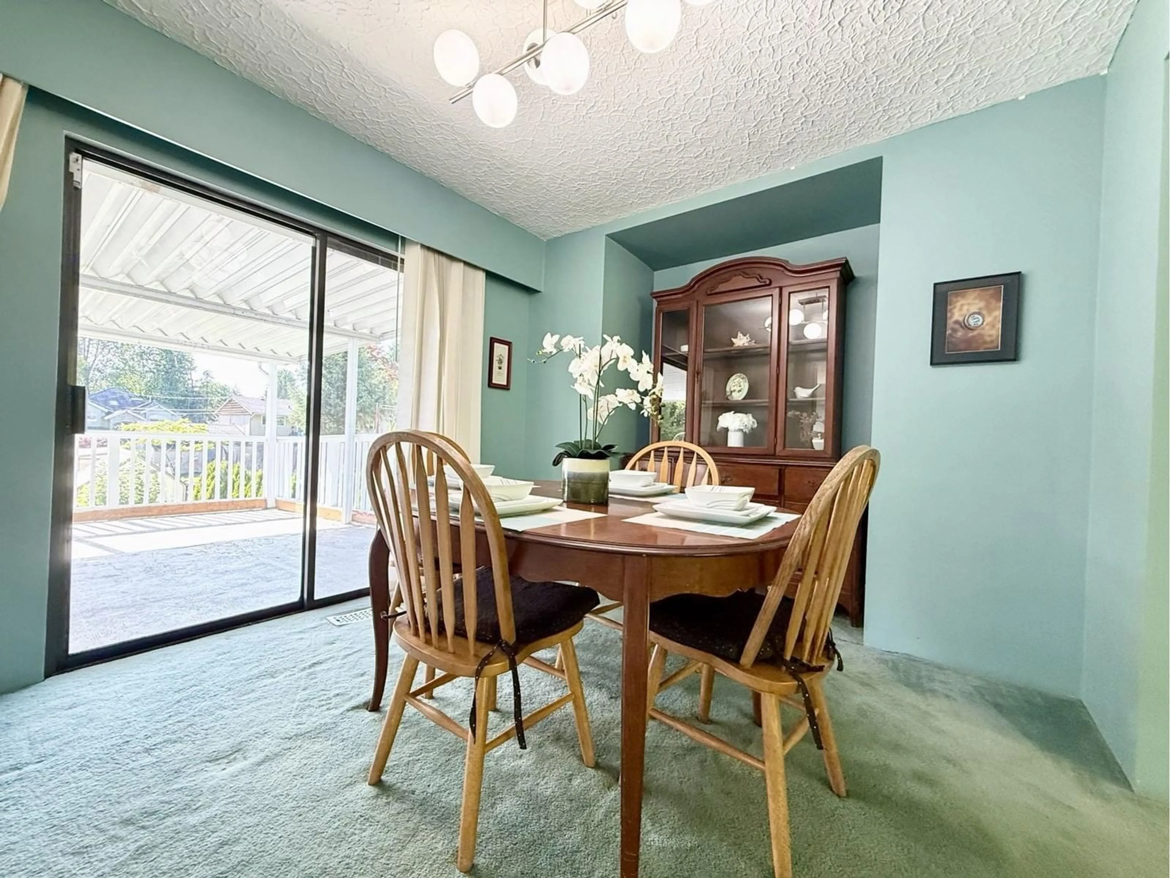 Dining room, unknown for 10615 142A, Surrey British Columbia V3T5A1