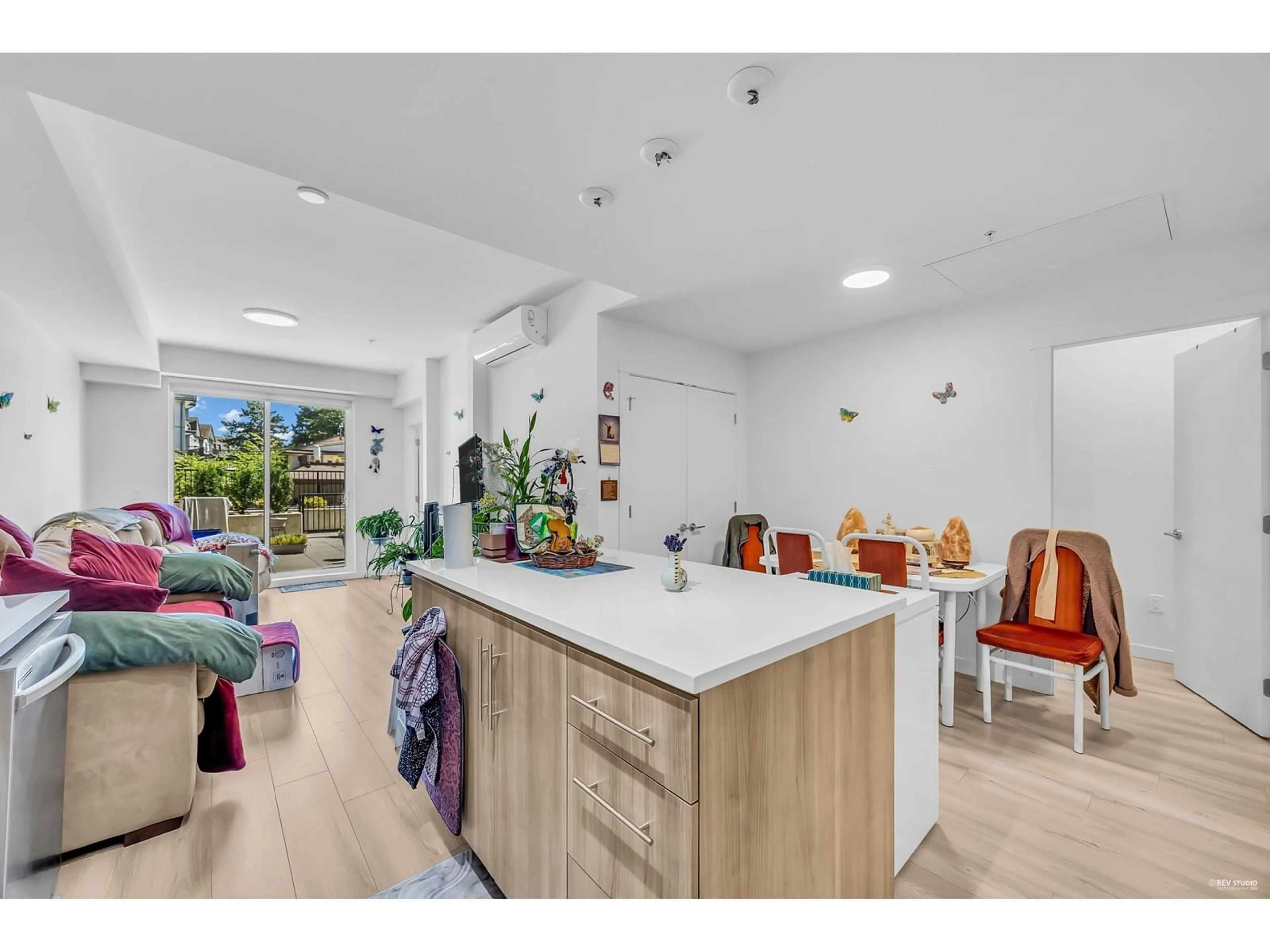 Open concept kitchen, unknown for 106 - 5420 208, Langley British Columbia V3A2J9