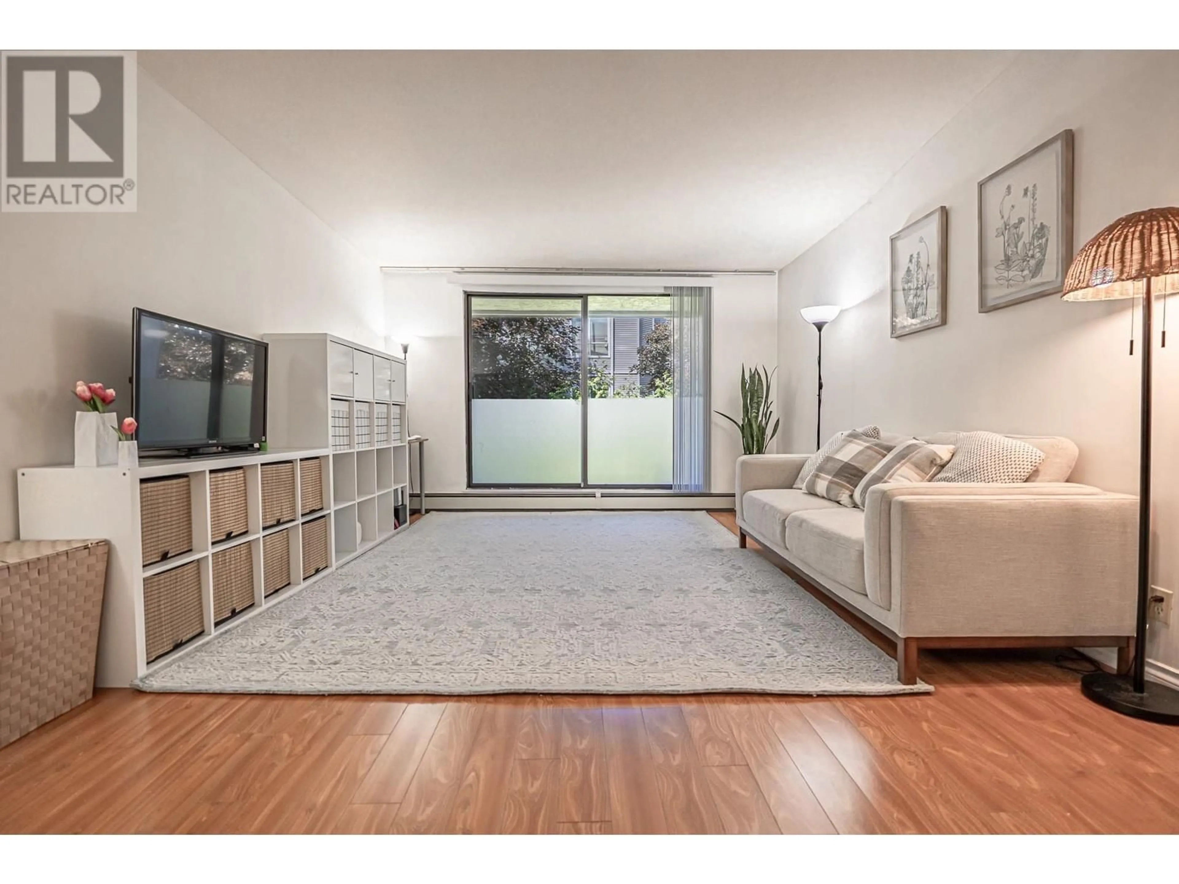 Living room with furniture, unknown for 203 - 5471 ARCADIA ROAD, Richmond British Columbia V6X2H1