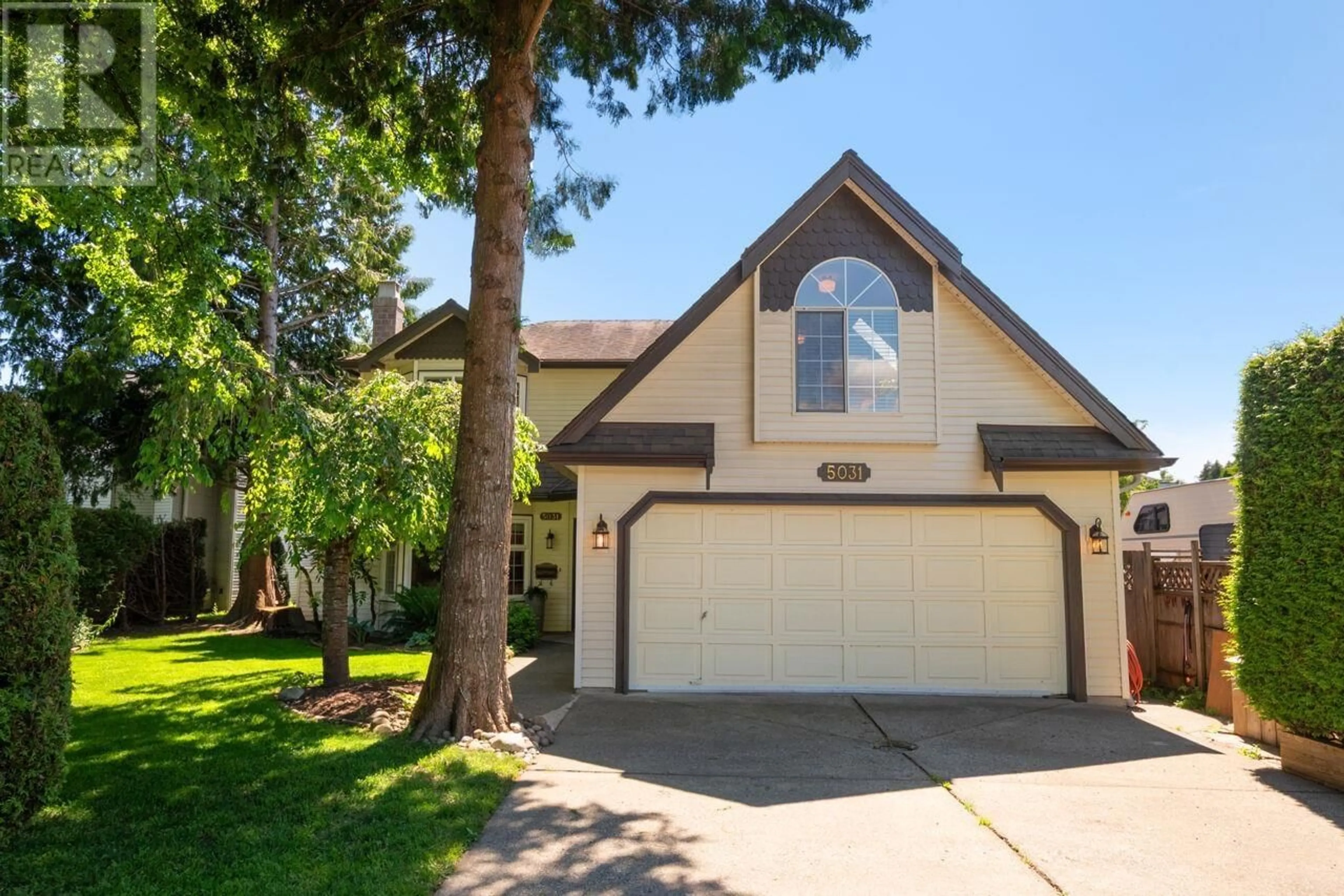 Home with vinyl exterior material, street for 5031 LINDEN DRIVE, Delta British Columbia V4K3A2