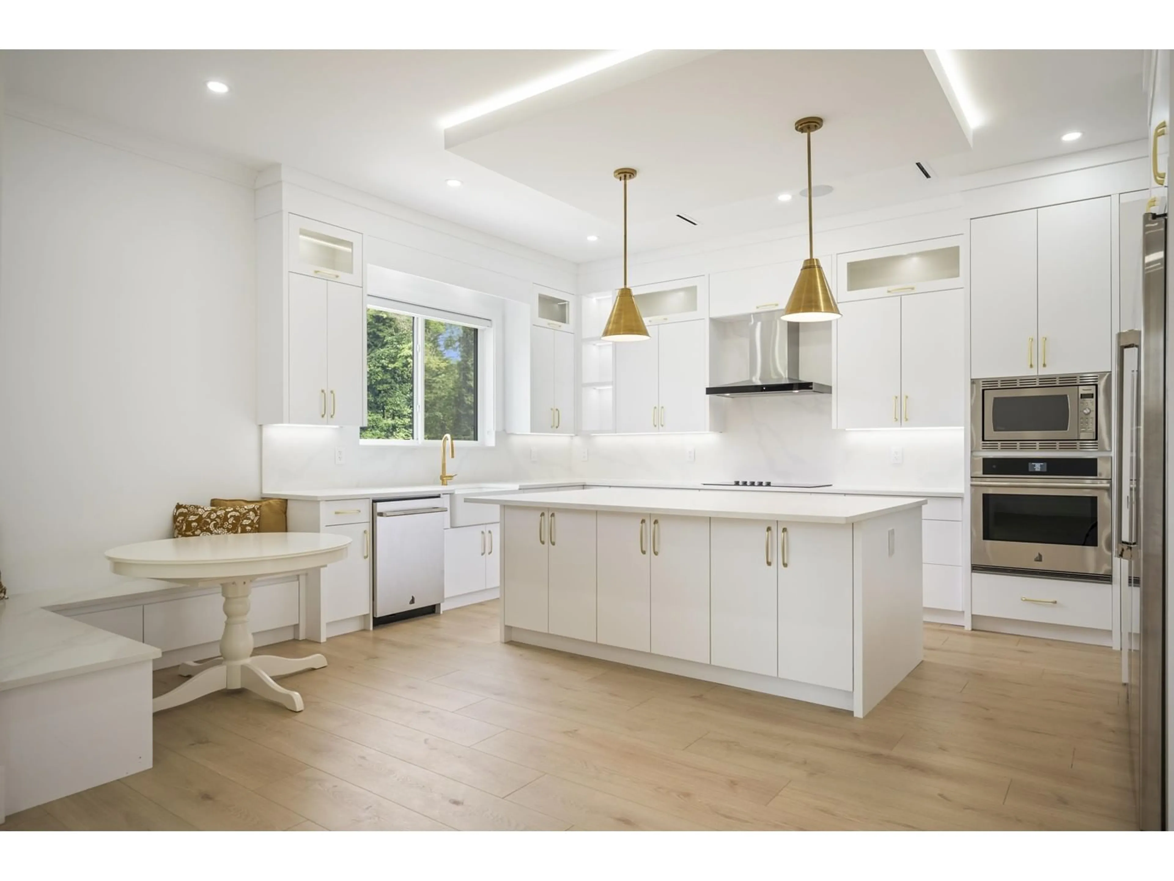 Open concept kitchen, unknown for 10116 172A, Surrey British Columbia V4N4H6