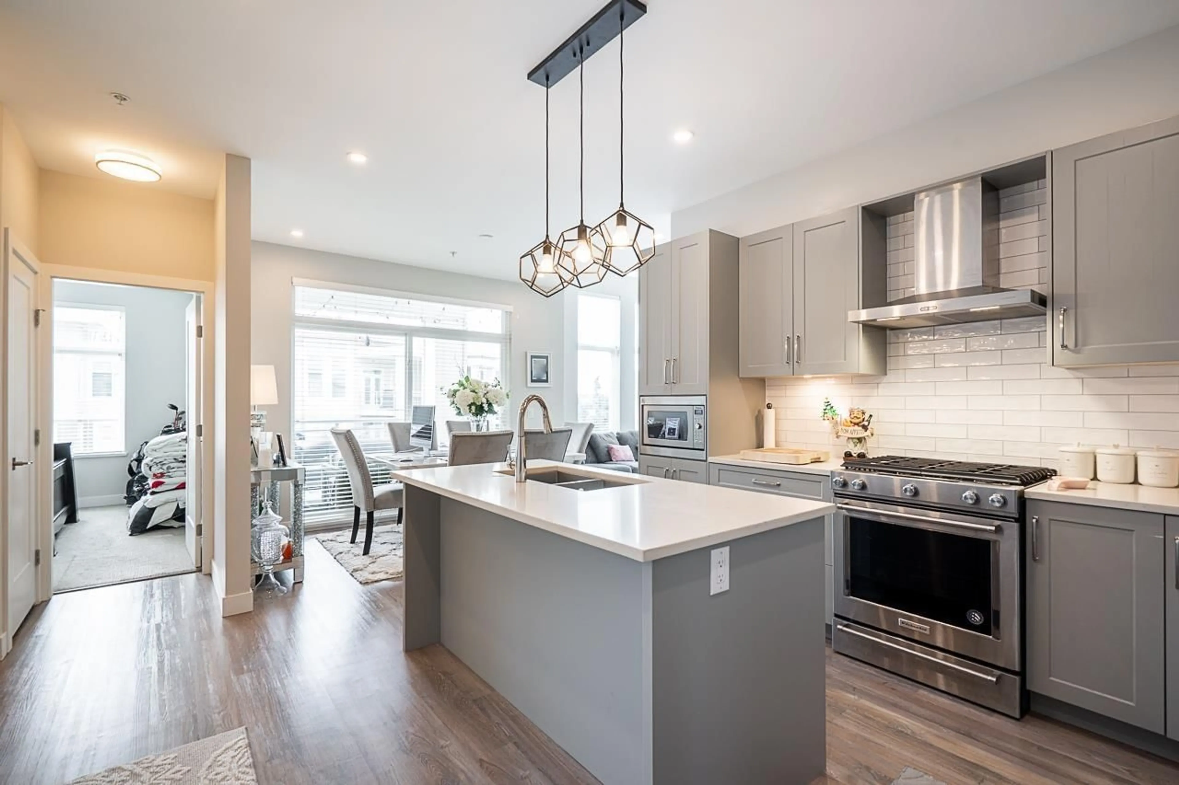 Open concept kitchen, unknown for 507 - 15436 31, Surrey British Columbia V3Z1H3