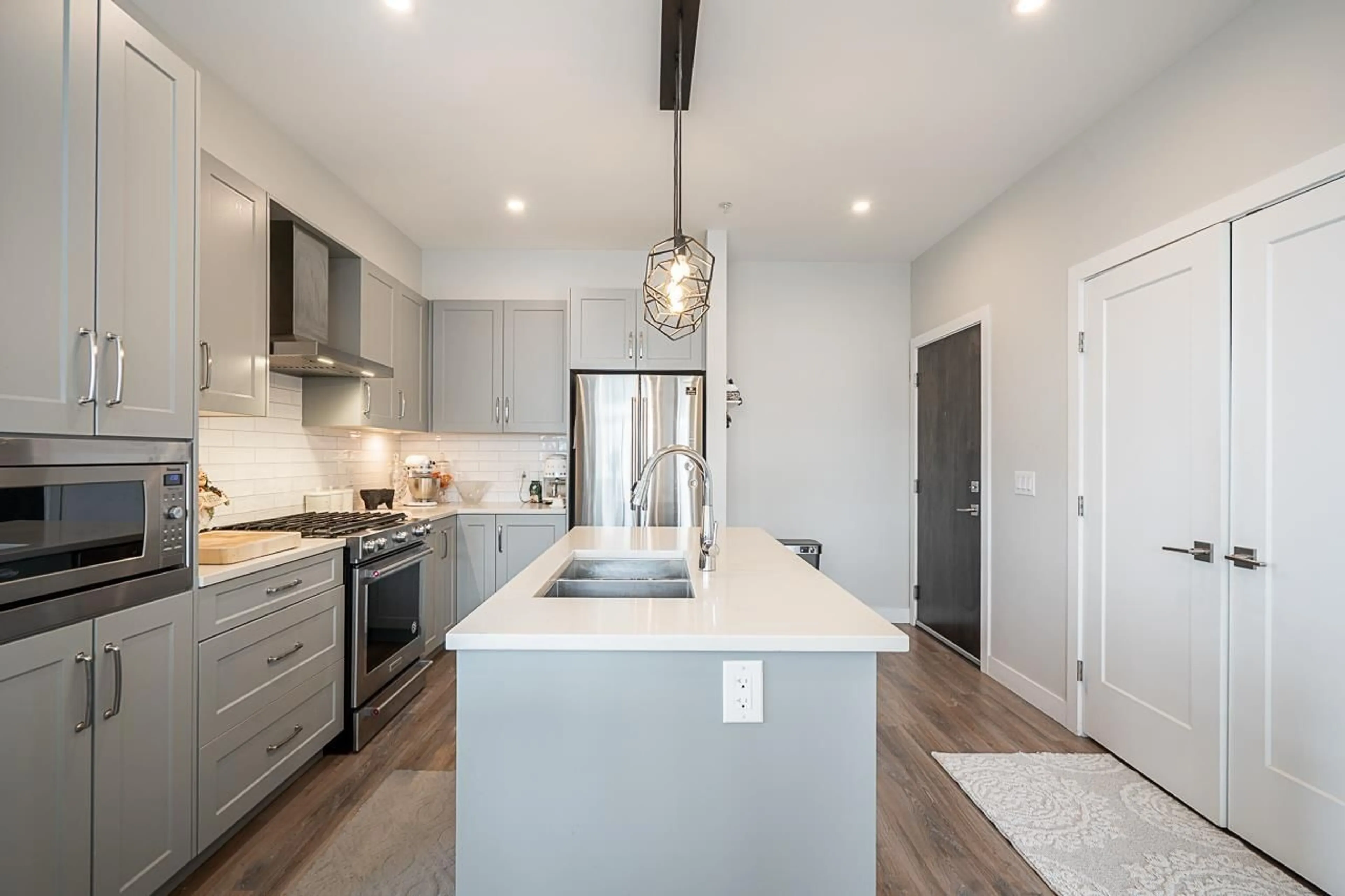 Open concept kitchen, unknown for 507 - 15436 31, Surrey British Columbia V3Z1H3